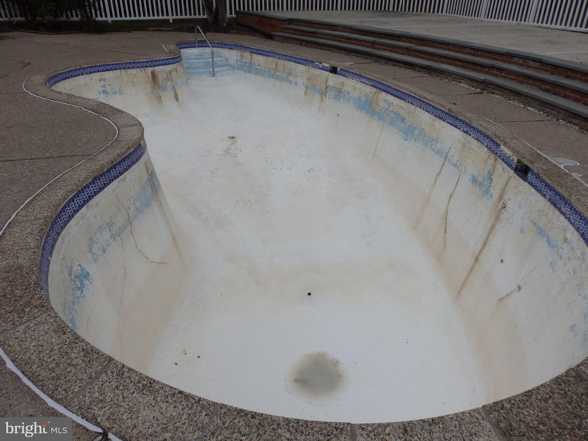 WOODS OF PEBBLE HI - Residential