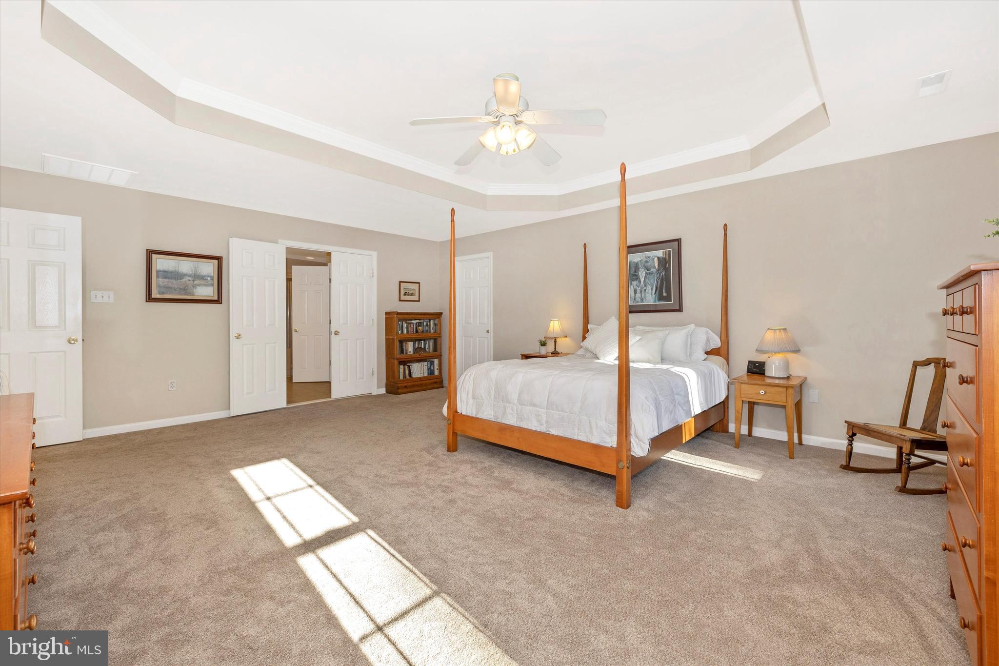 ROUND HILL - Residential