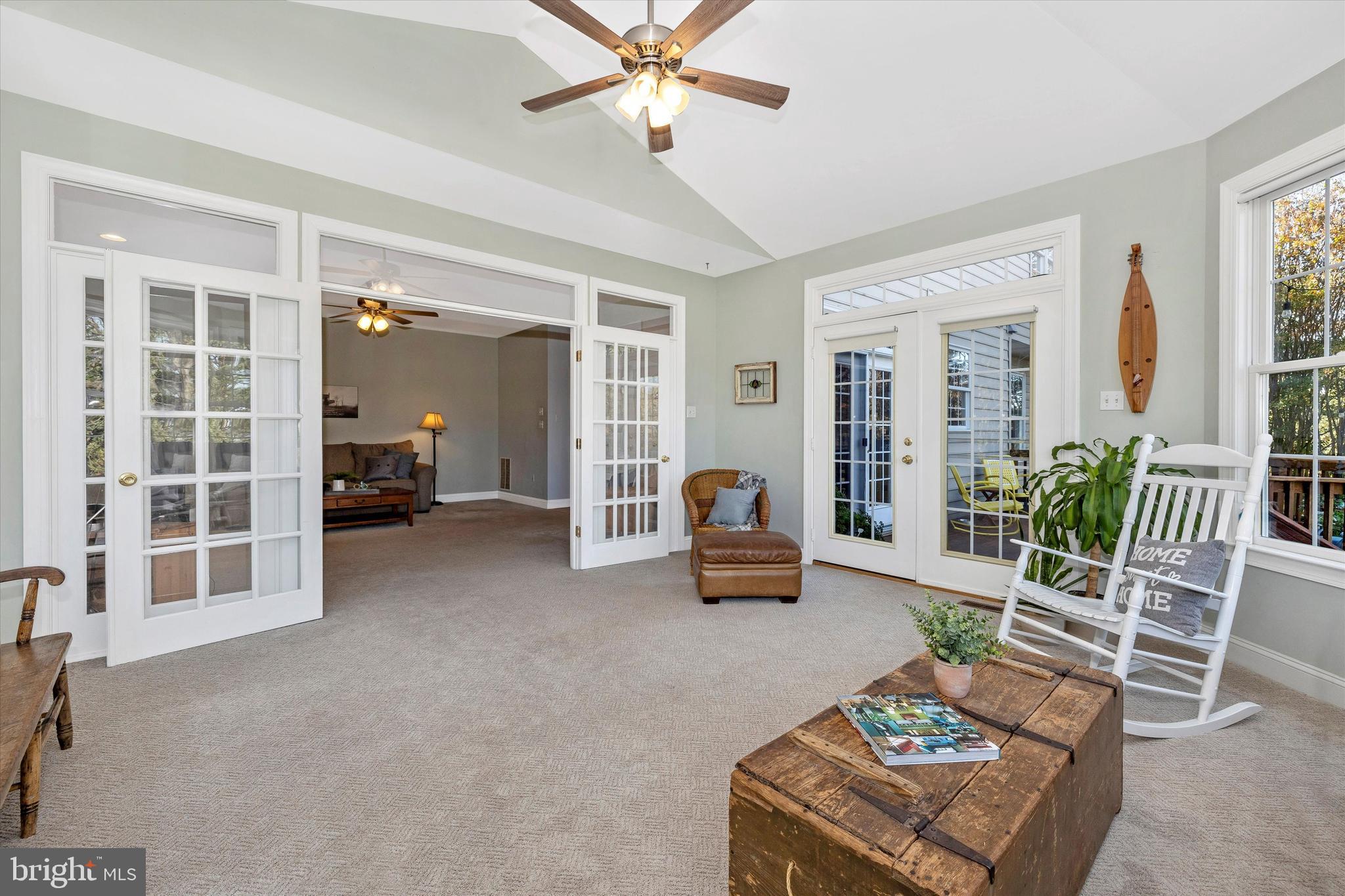 ROUND HILL - Residential