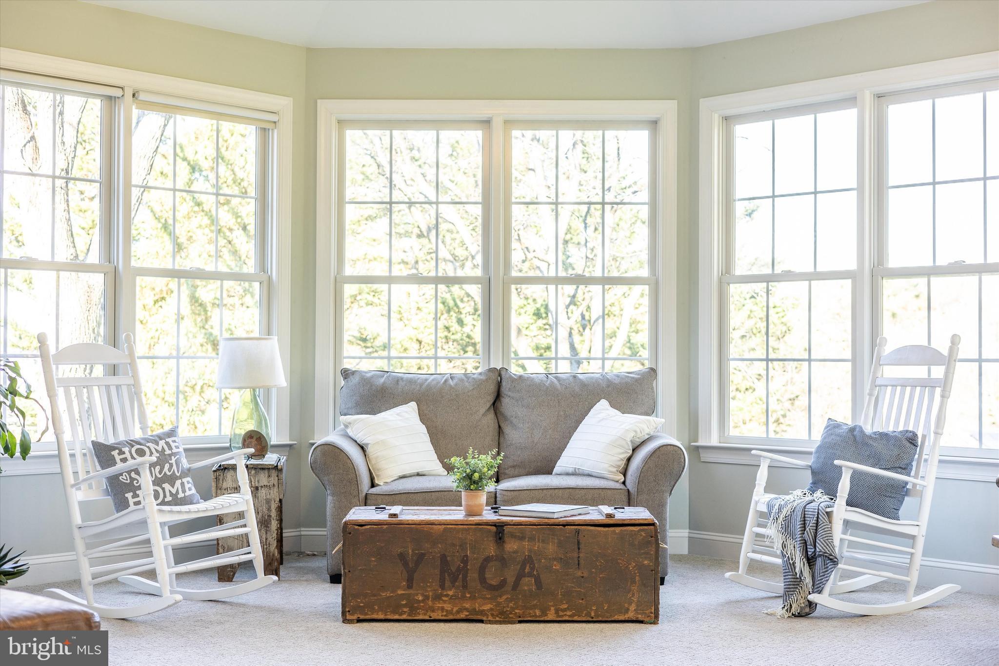 ROUND HILL - Residential