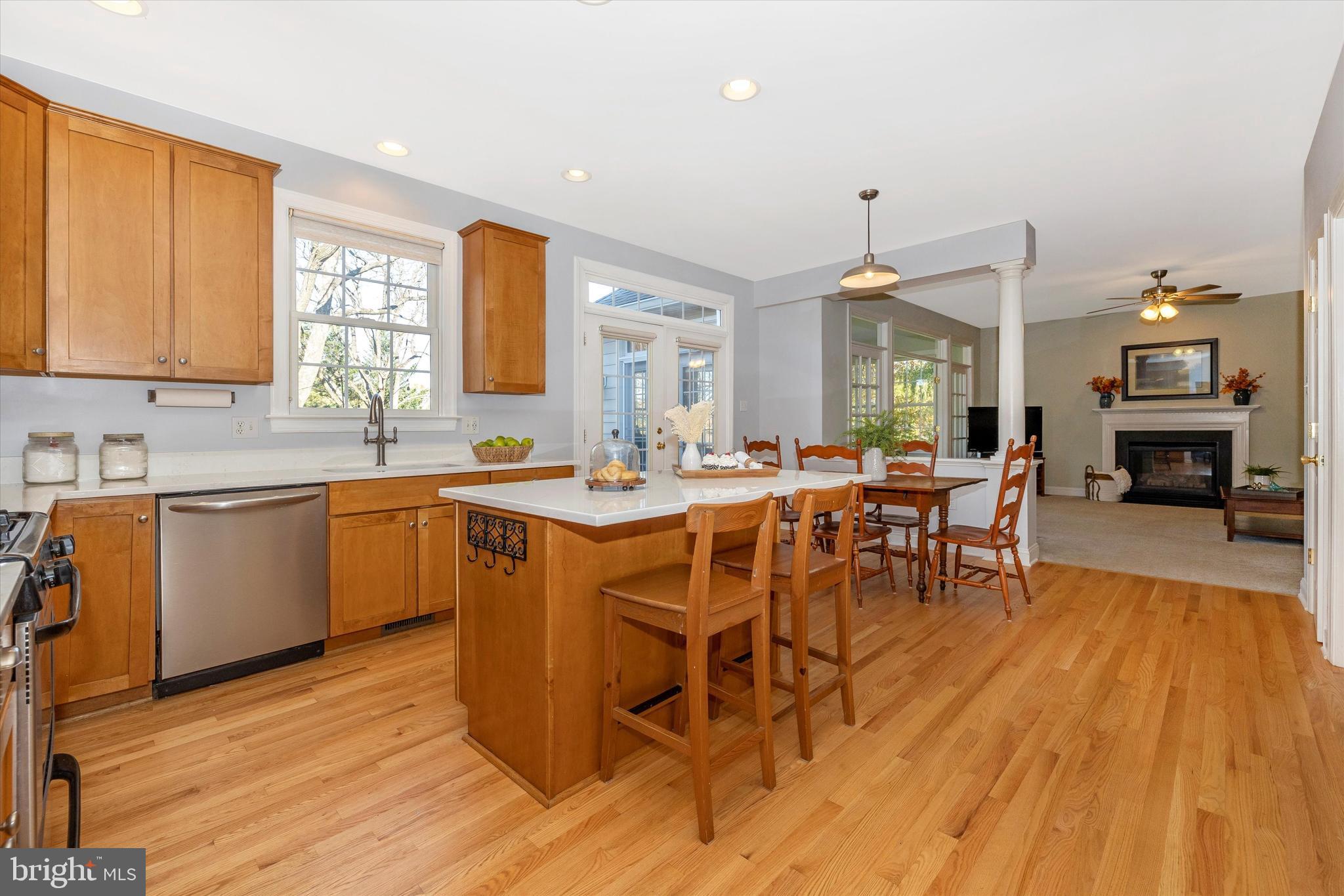 ROUND HILL - Residential