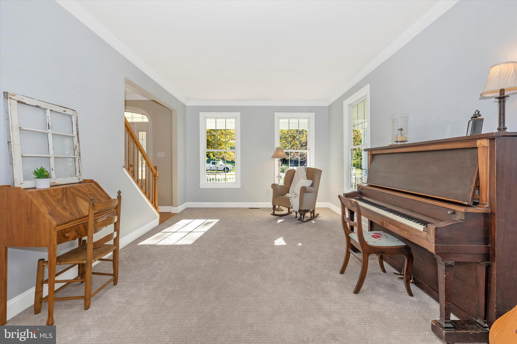 ROUND HILL - Residential