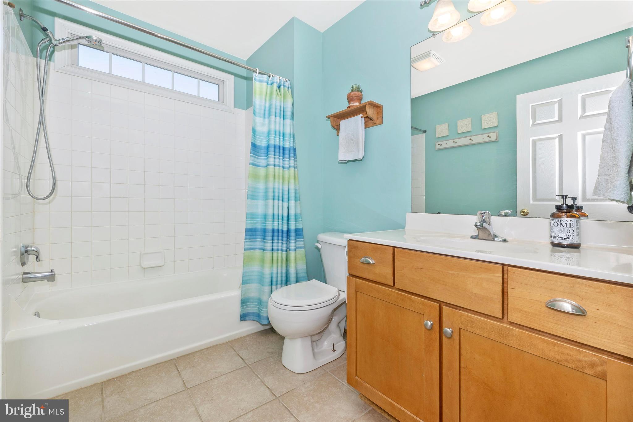 ROUND HILL - Residential