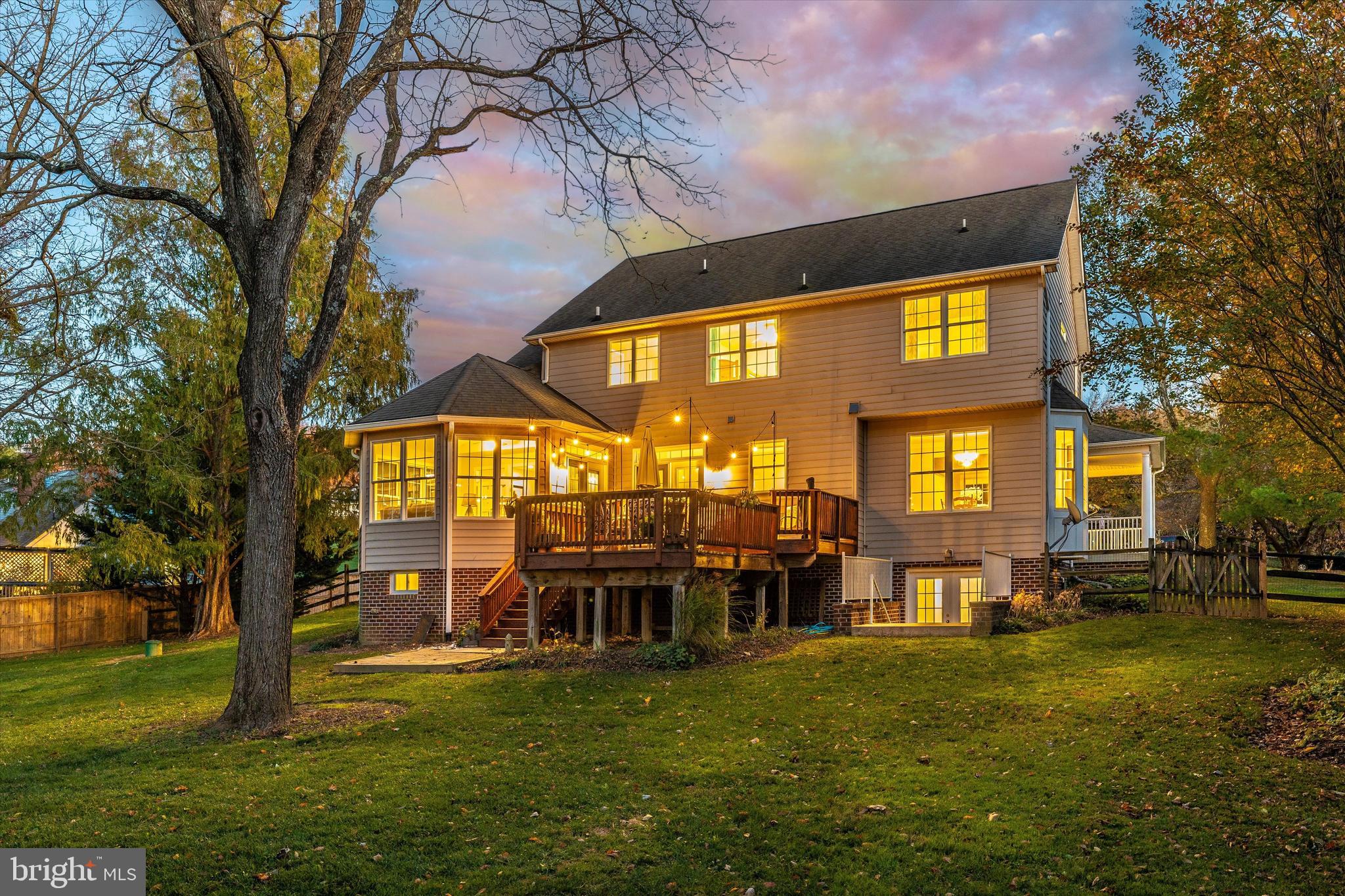 ROUND HILL - Residential