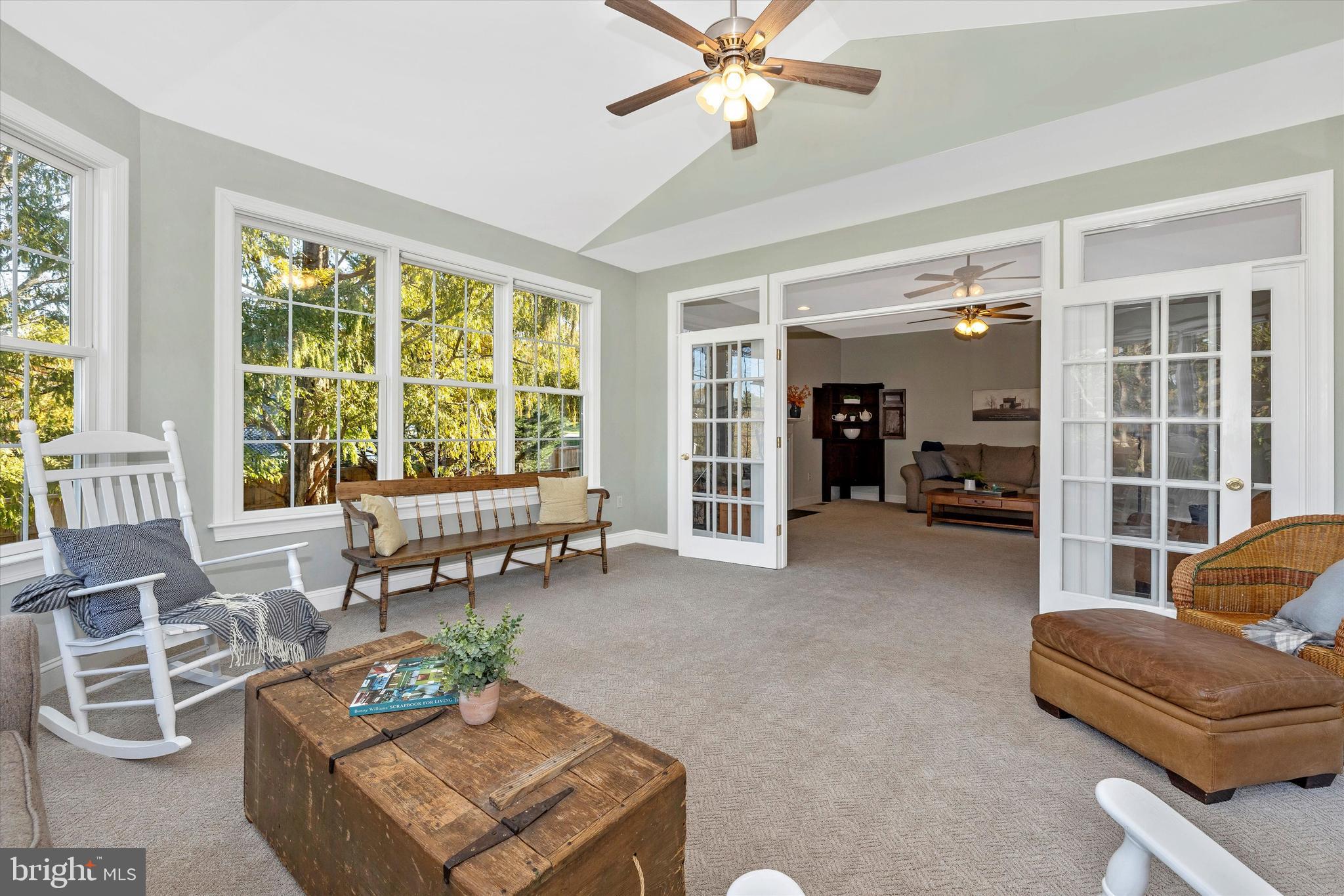 ROUND HILL - Residential