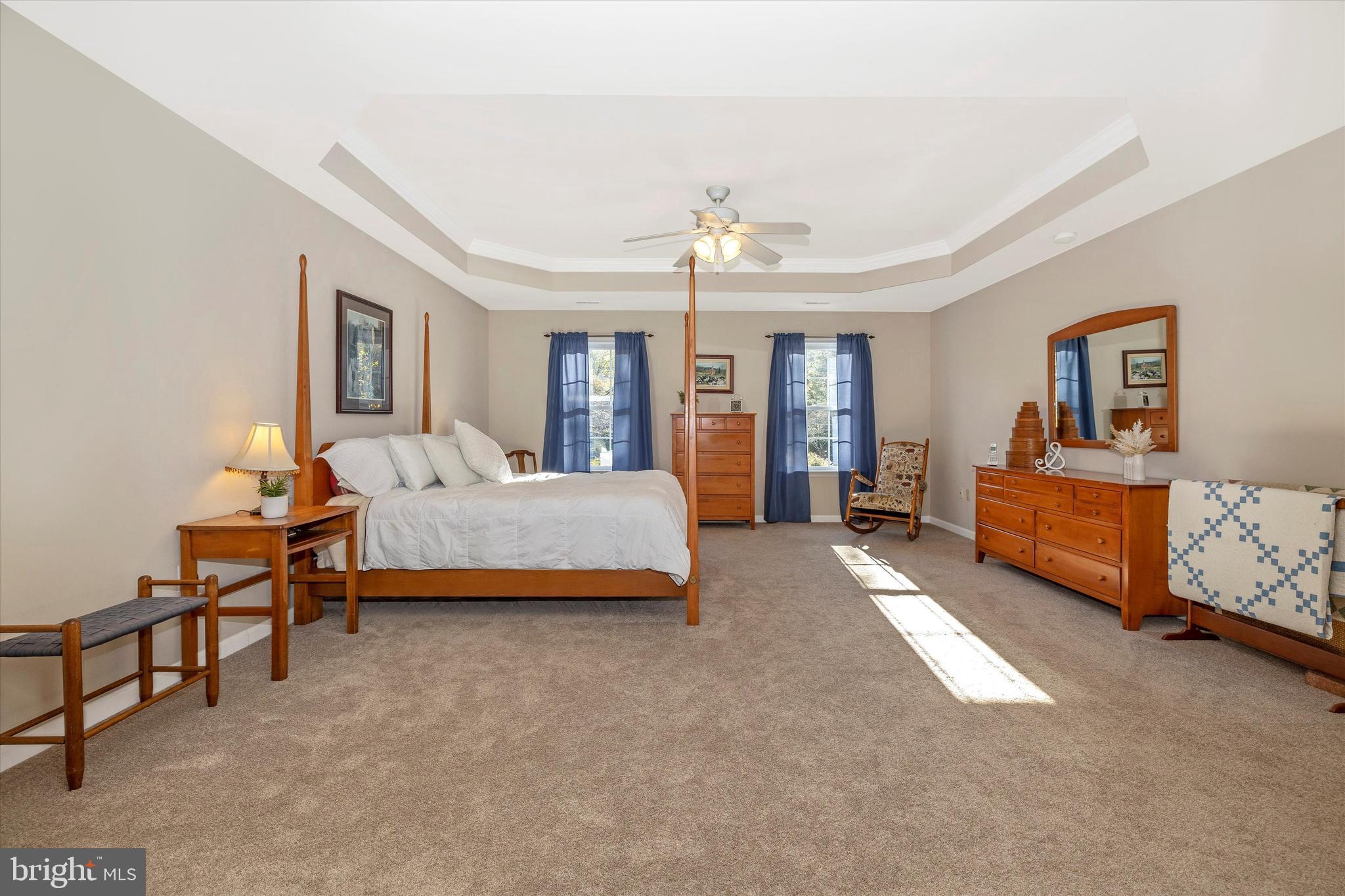 ROUND HILL - Residential