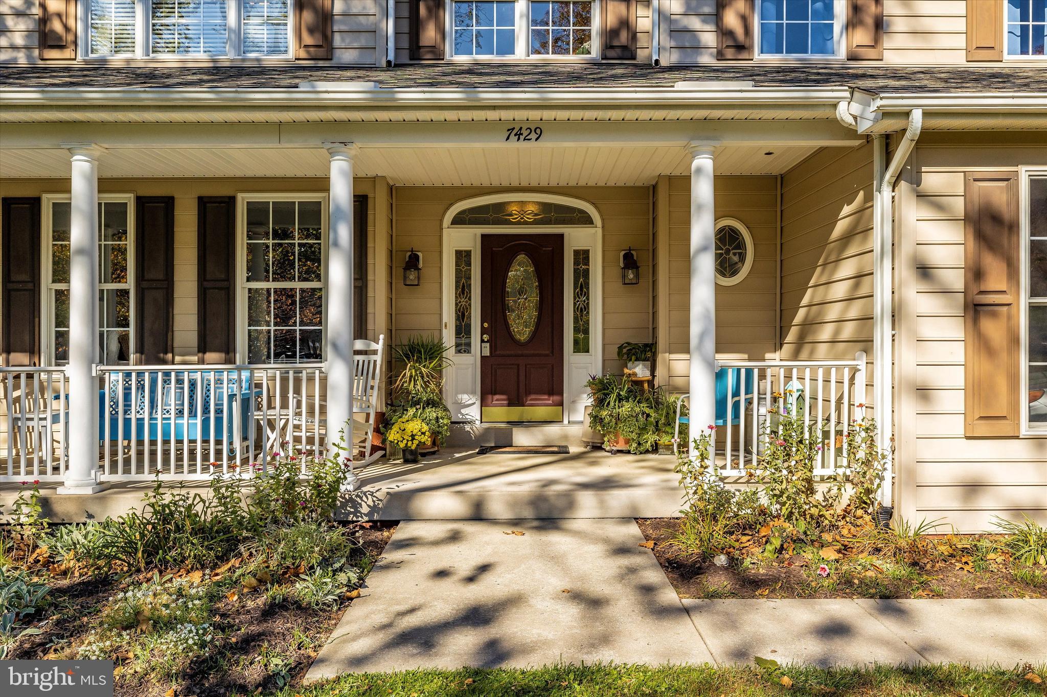 ROUND HILL - Residential