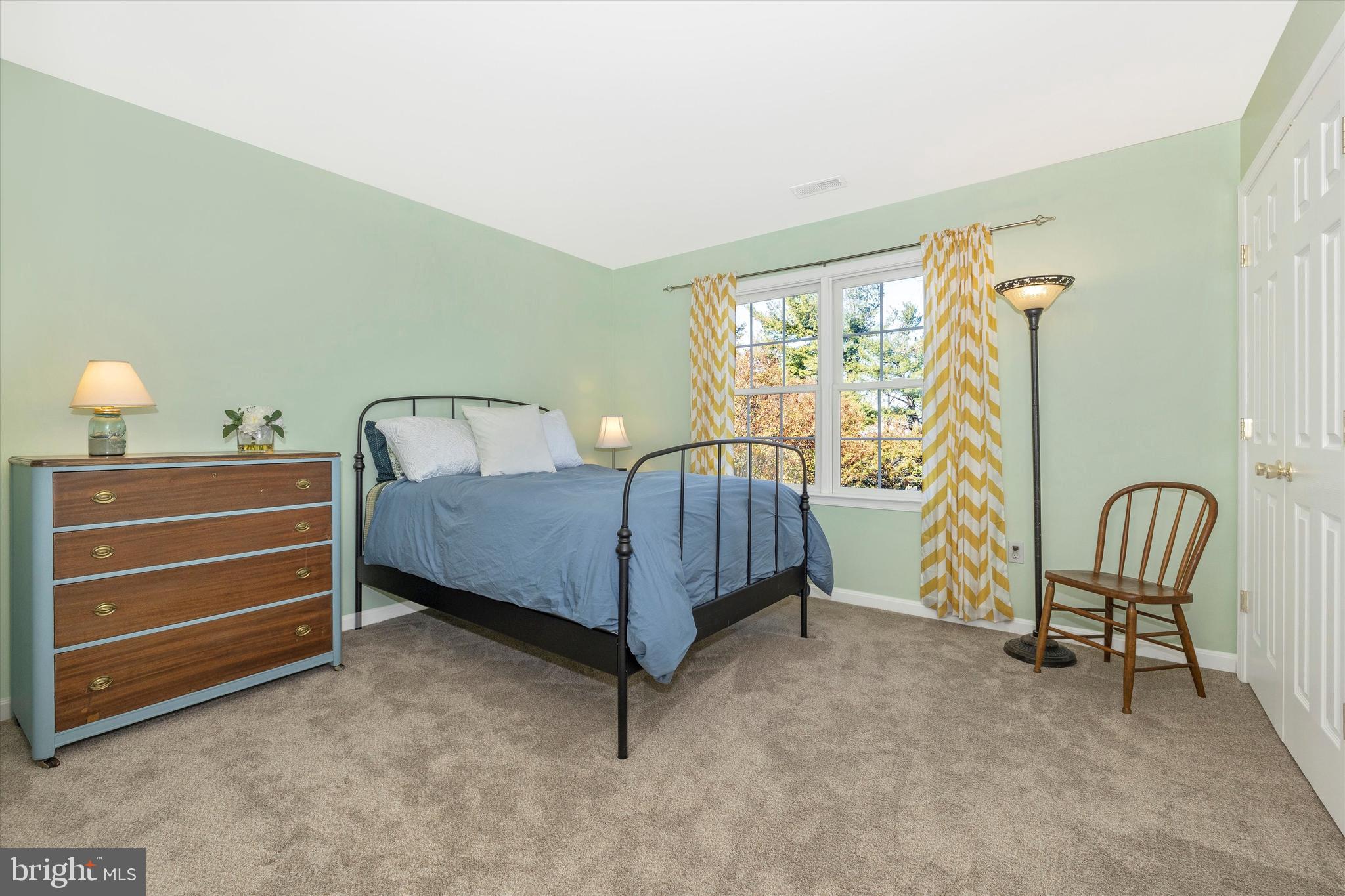 ROUND HILL - Residential