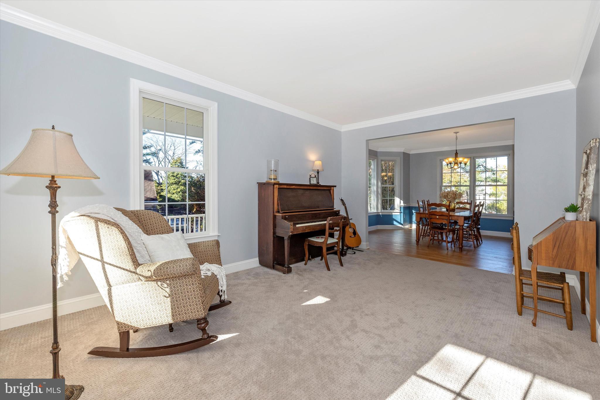 ROUND HILL - Residential