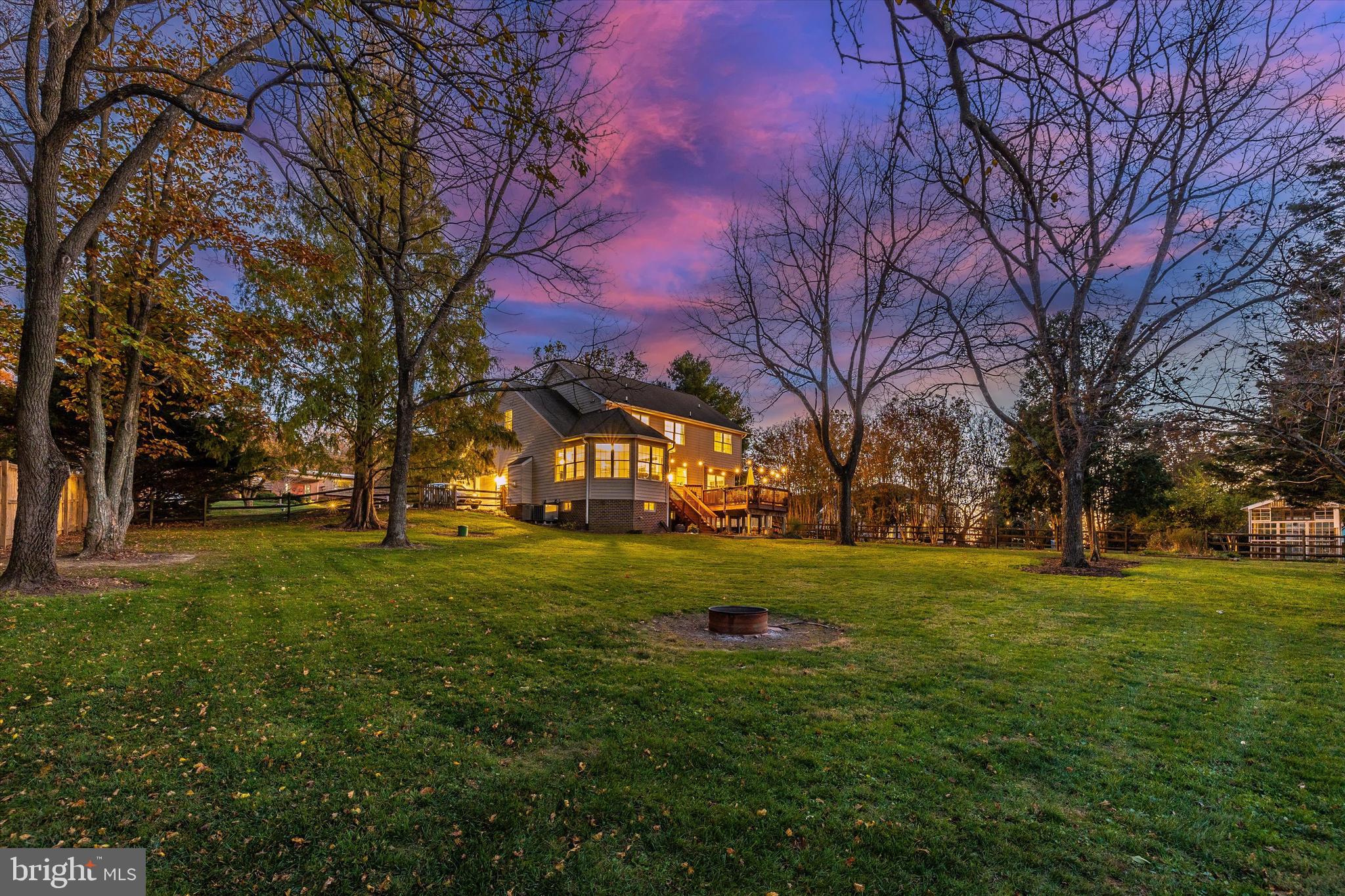 ROUND HILL - Residential