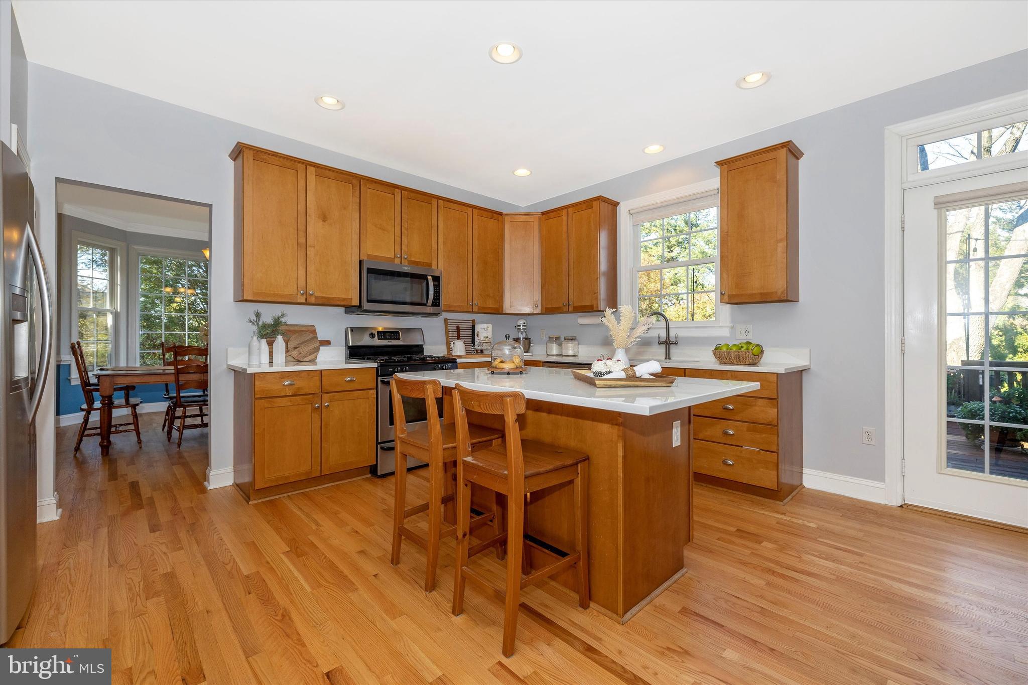 ROUND HILL - Residential