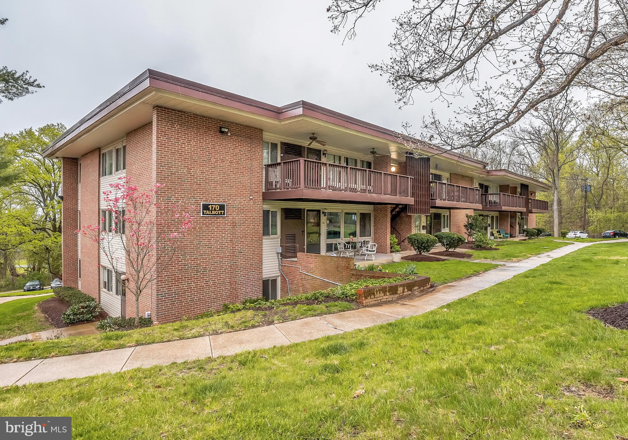 WOODMONT SPRINGS - Residential