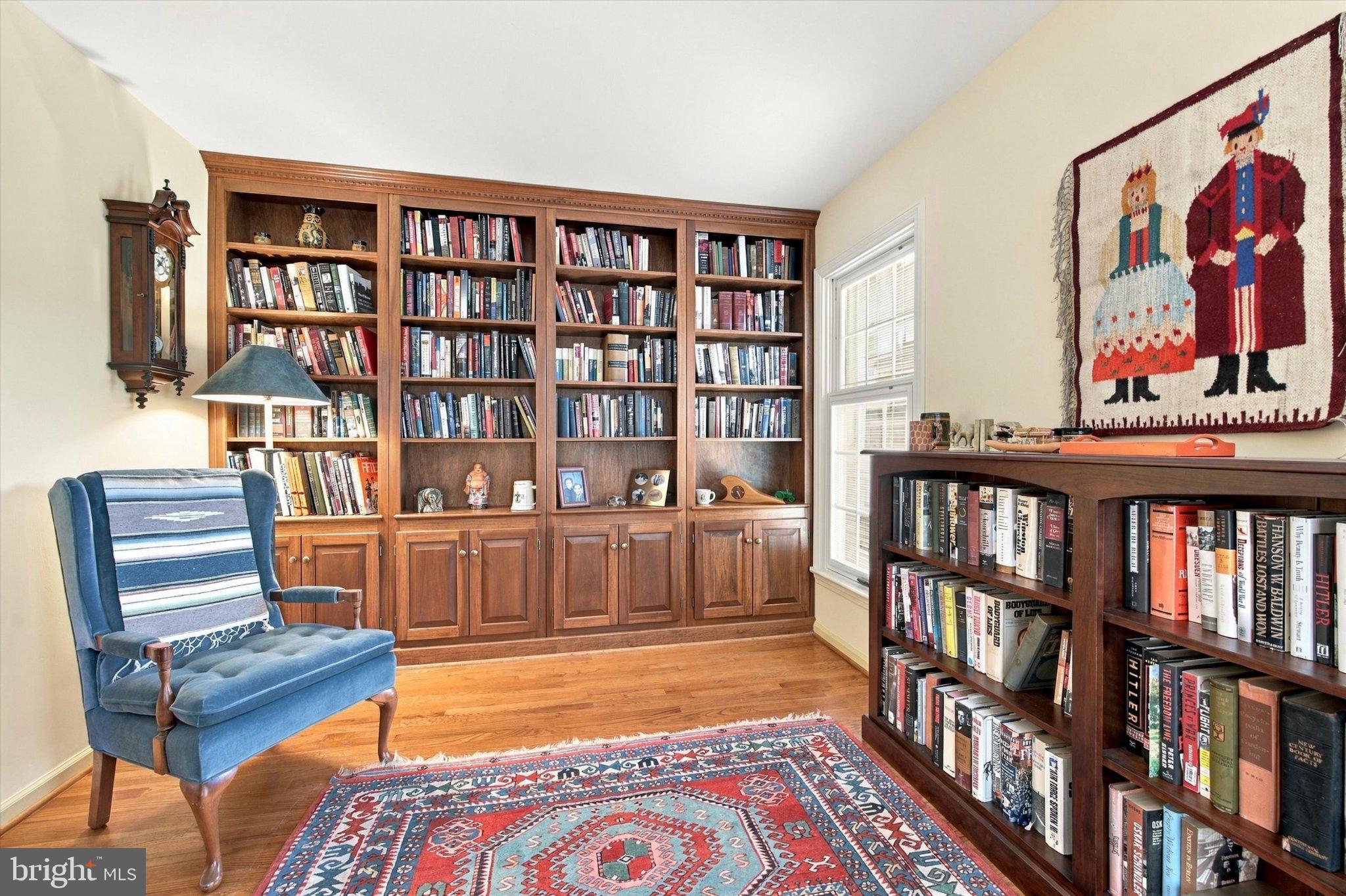 10 MANOR LANE
