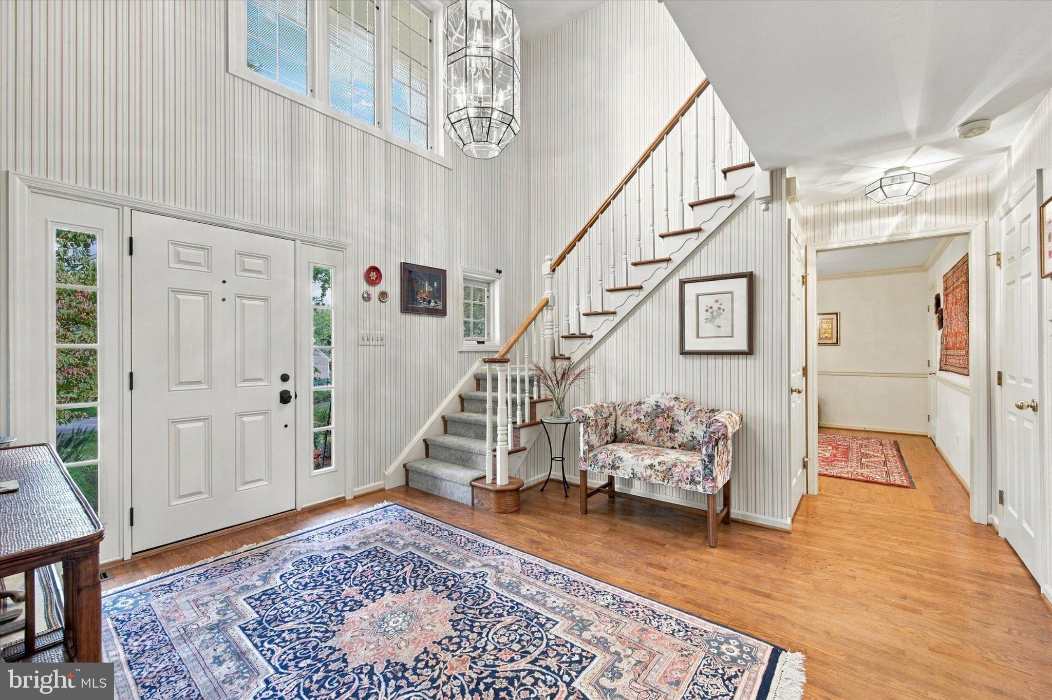 10 MANOR LANE