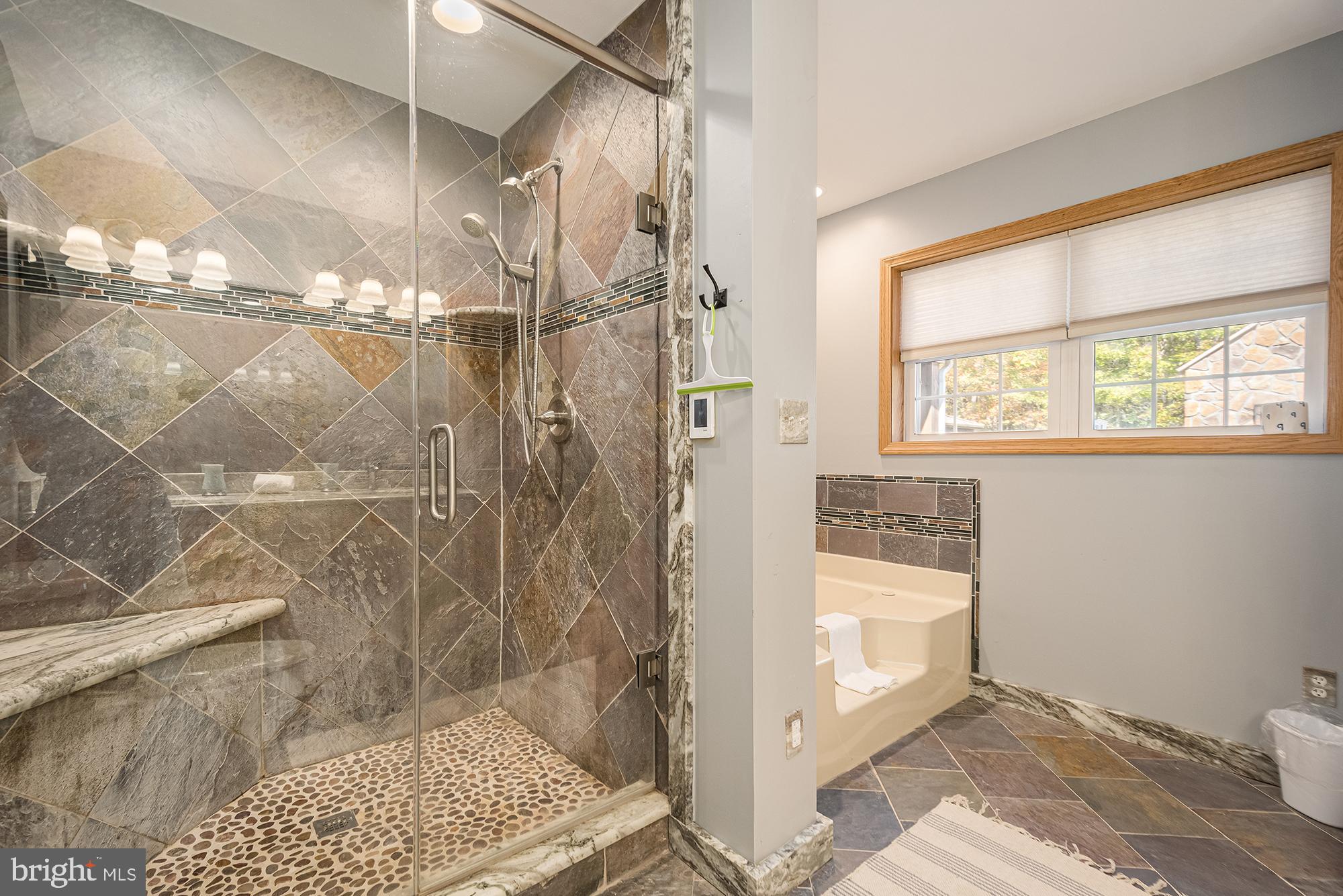 PARADISE GARDENS - Residential