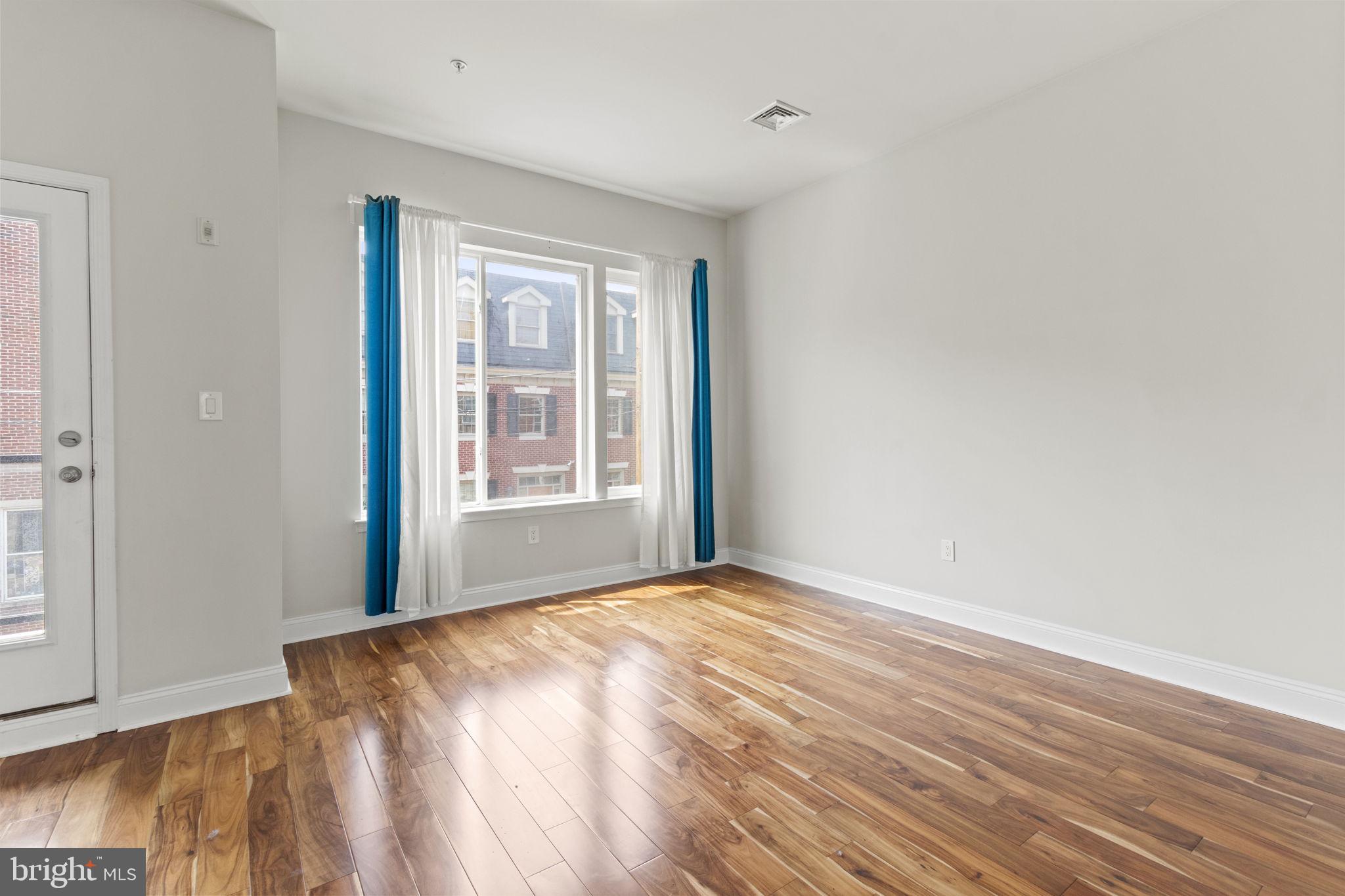 SPRING ARTS - Residential Lease