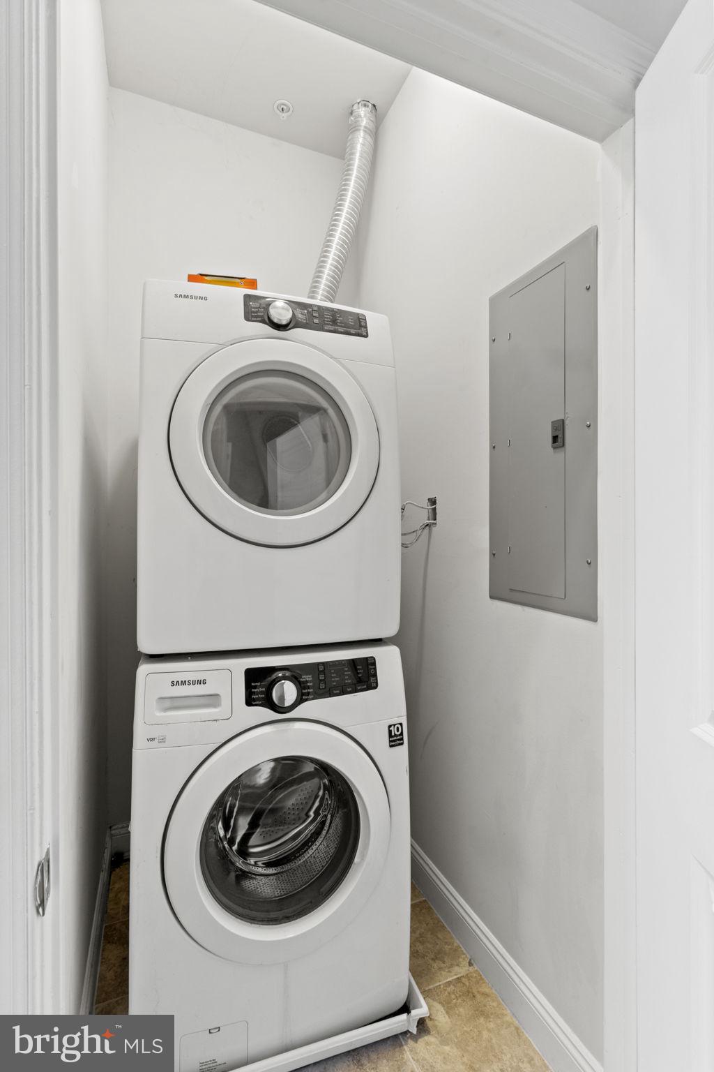 SPRING ARTS - Residential Lease