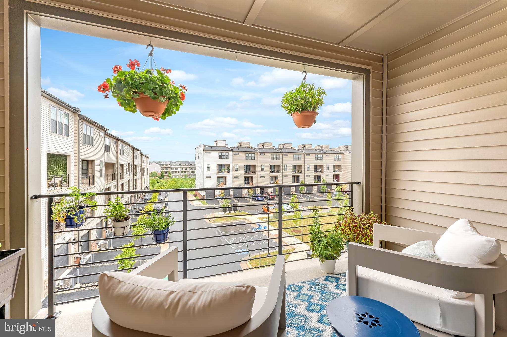 METRO WALK AT MOOREFIELD STATION - Residential Lease