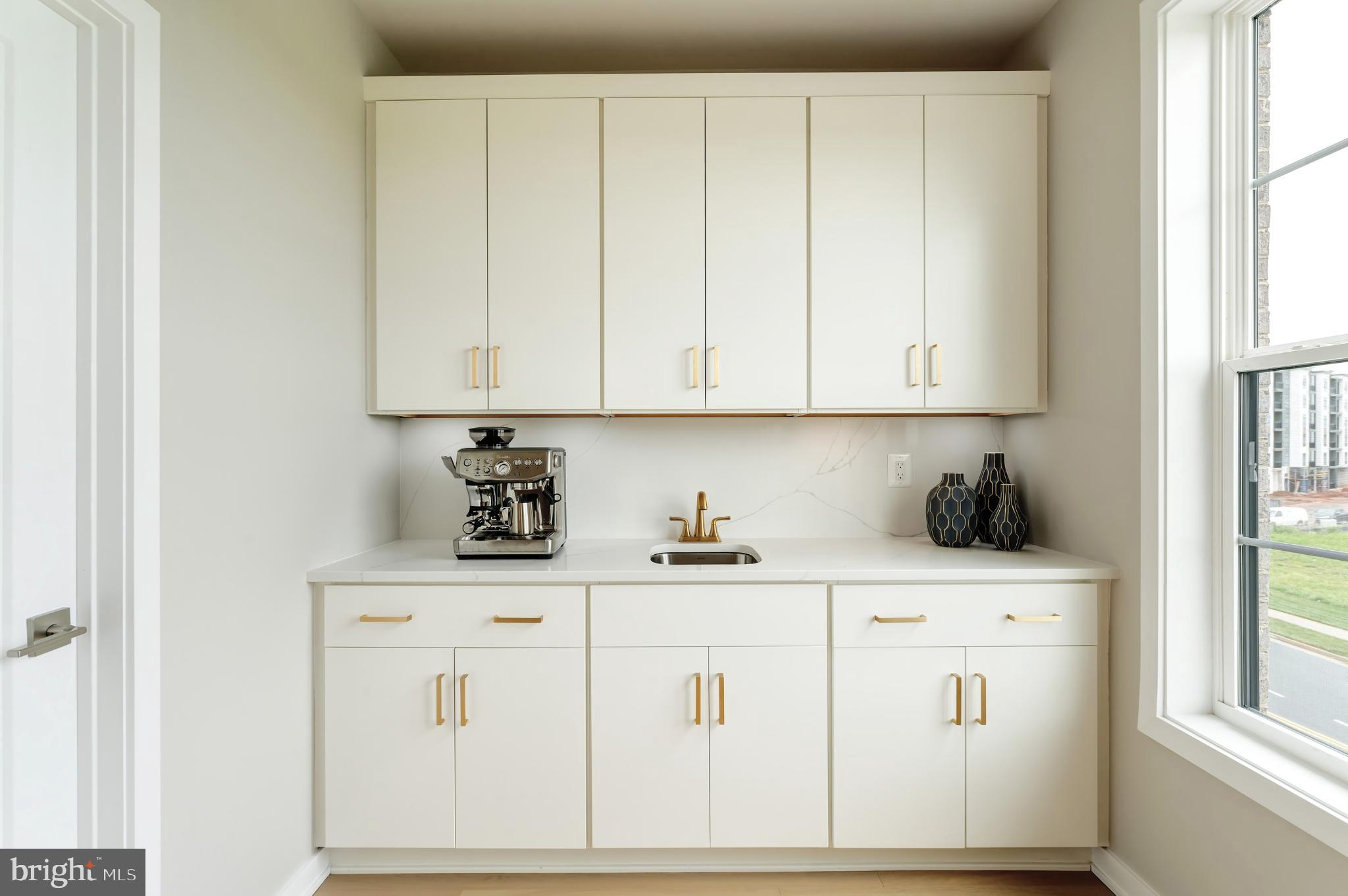 METRO WALK AT MOOREFIELD STATION - Residential Lease