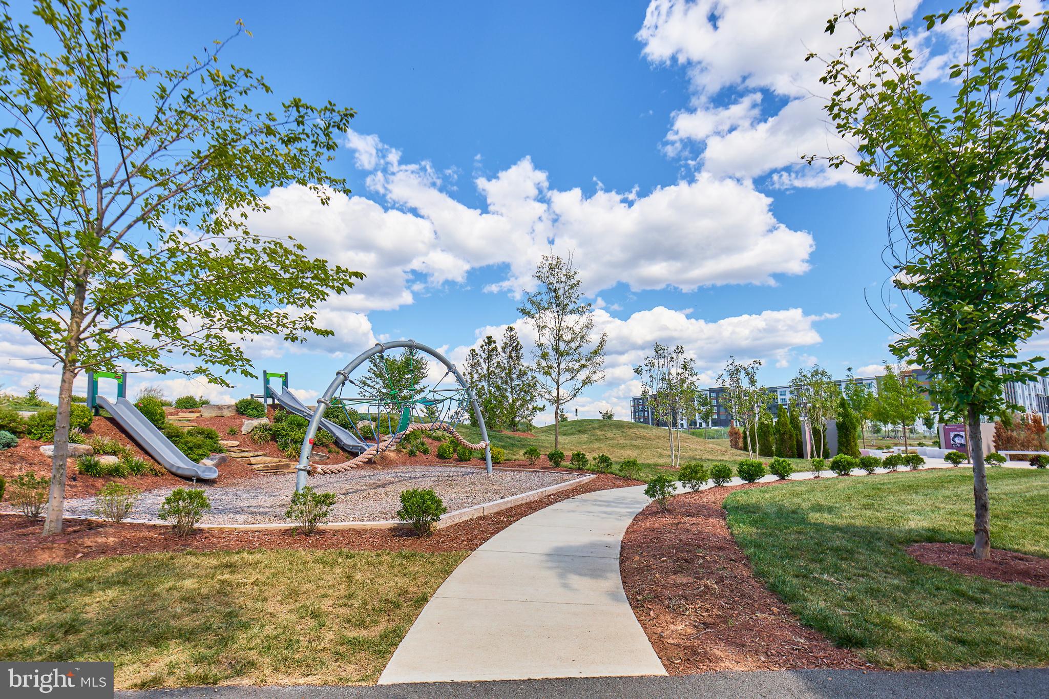 METRO WALK AT MOOREFIELD STATION - Residential Lease