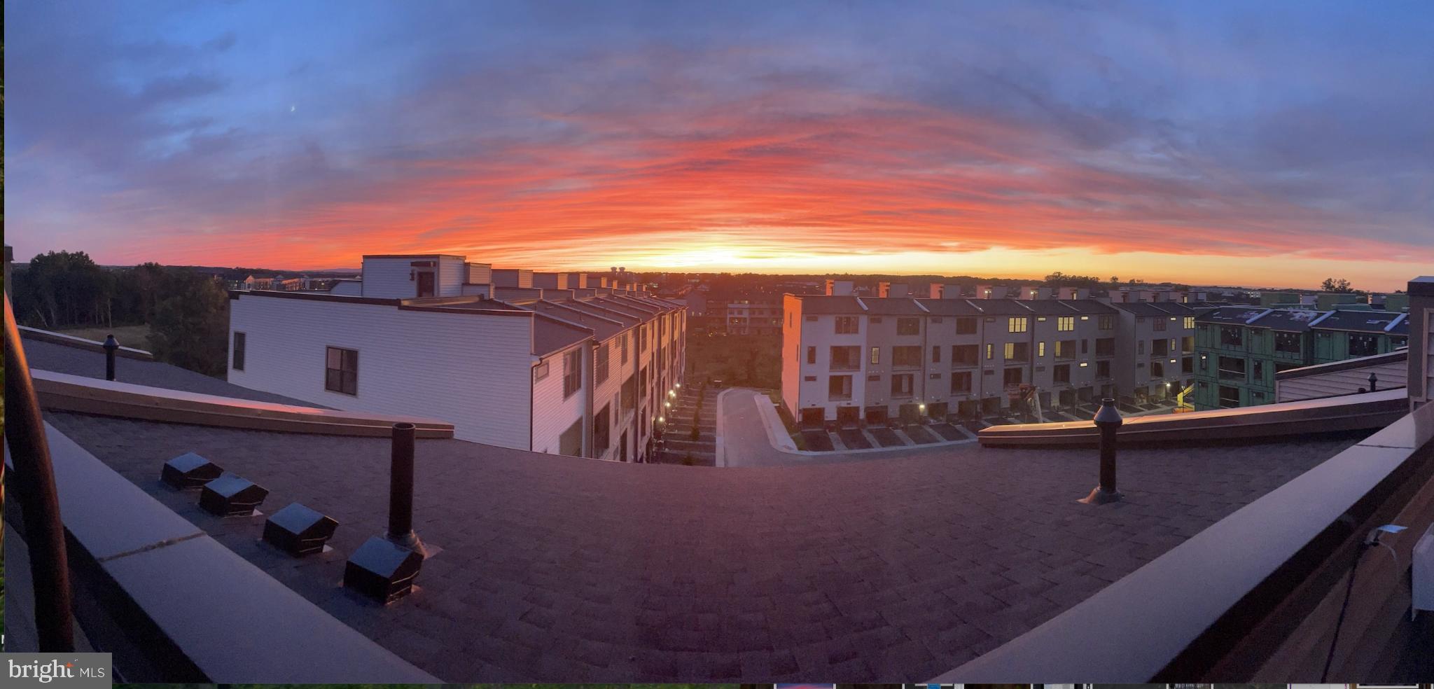 METRO WALK AT MOOREFIELD STATION - Residential Lease