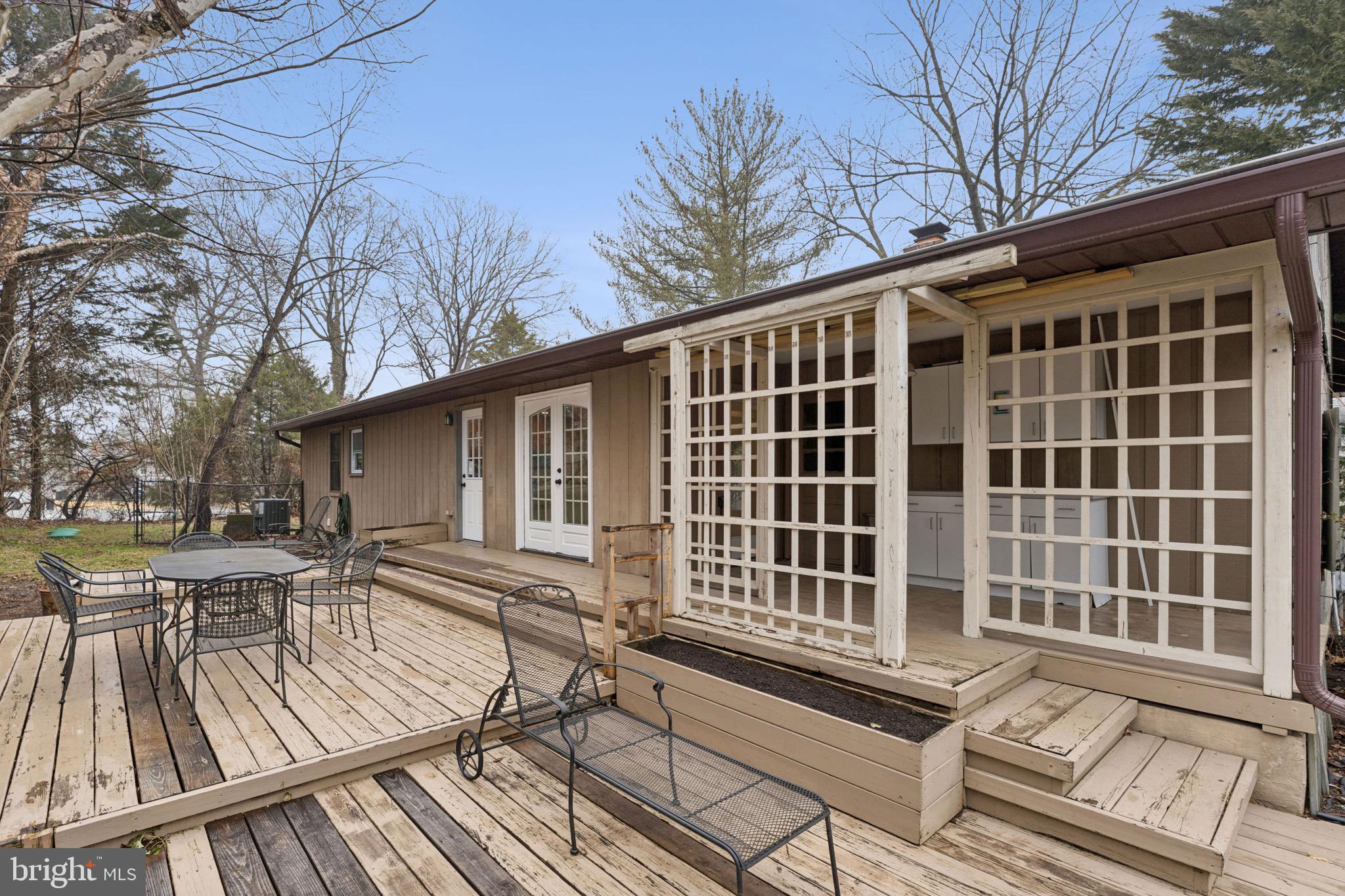 LONG POINT ON THE MAGOTHY - Residential