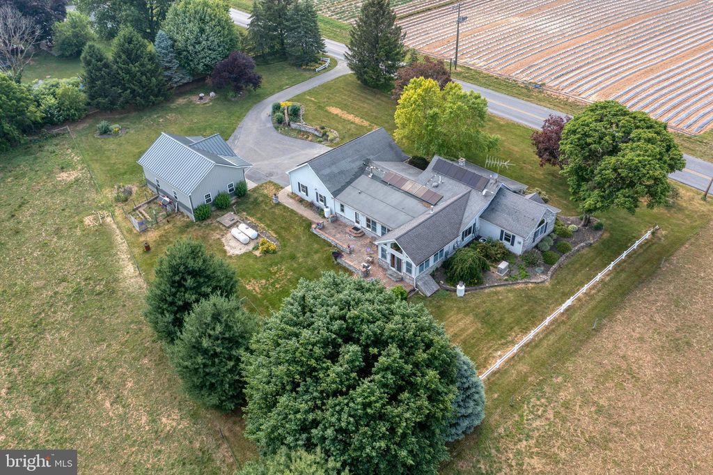 Photo of 1286 SILVER SPRING RD, HOLTWOOD, PA 17532 (MLS # PALA2037356)