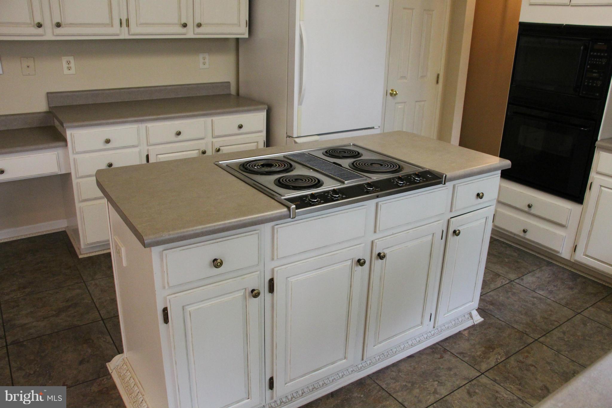 LAKE RIDGE - Residential