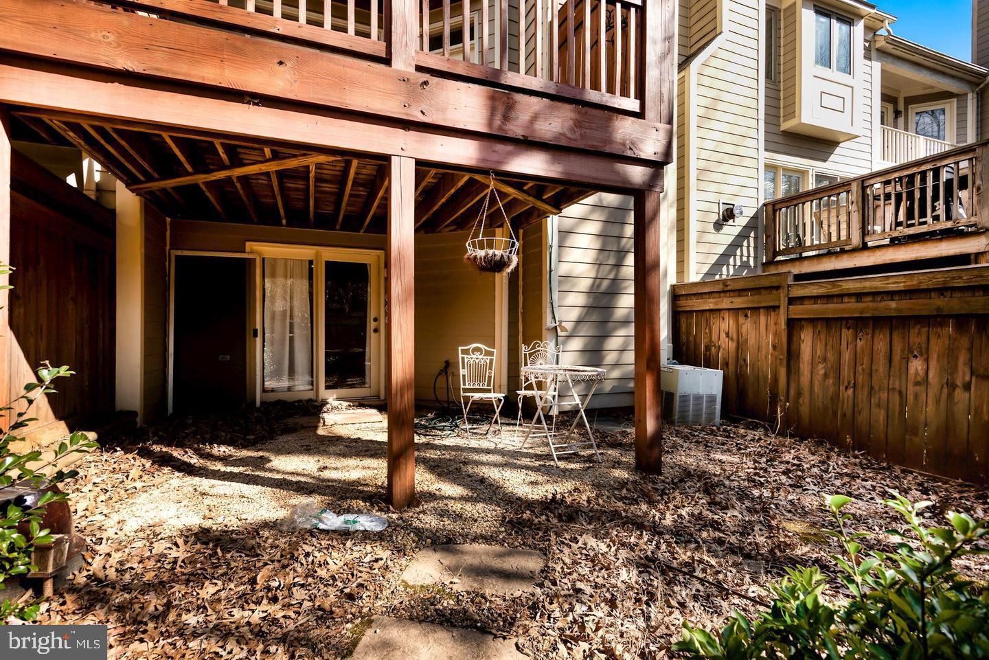 FAIR LAKES - Residential Lease