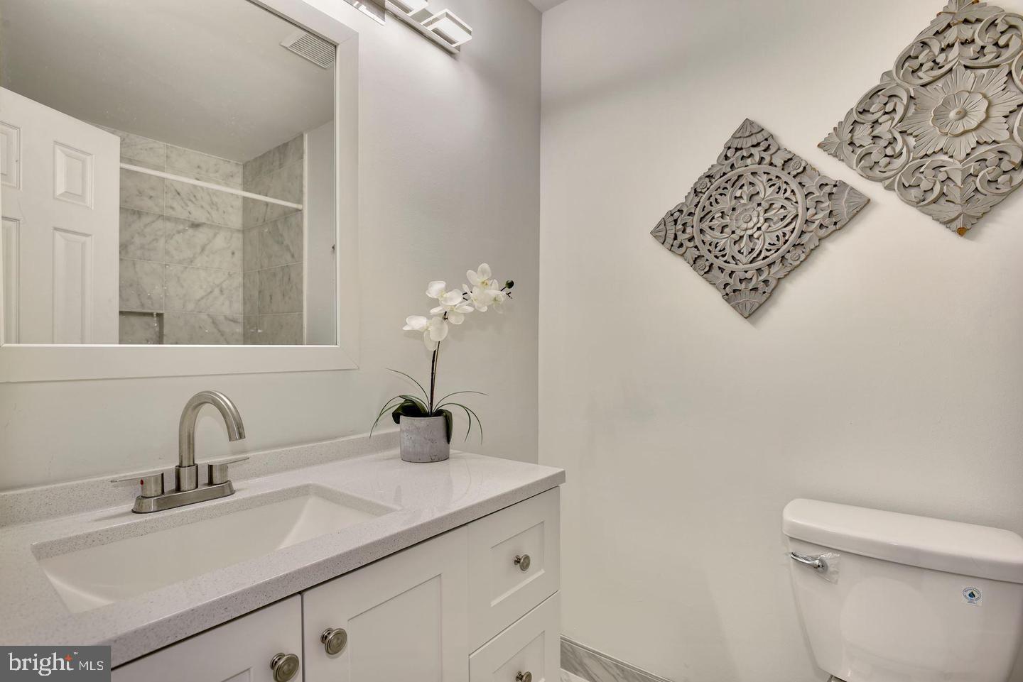 FAIR LAKES - Residential Lease