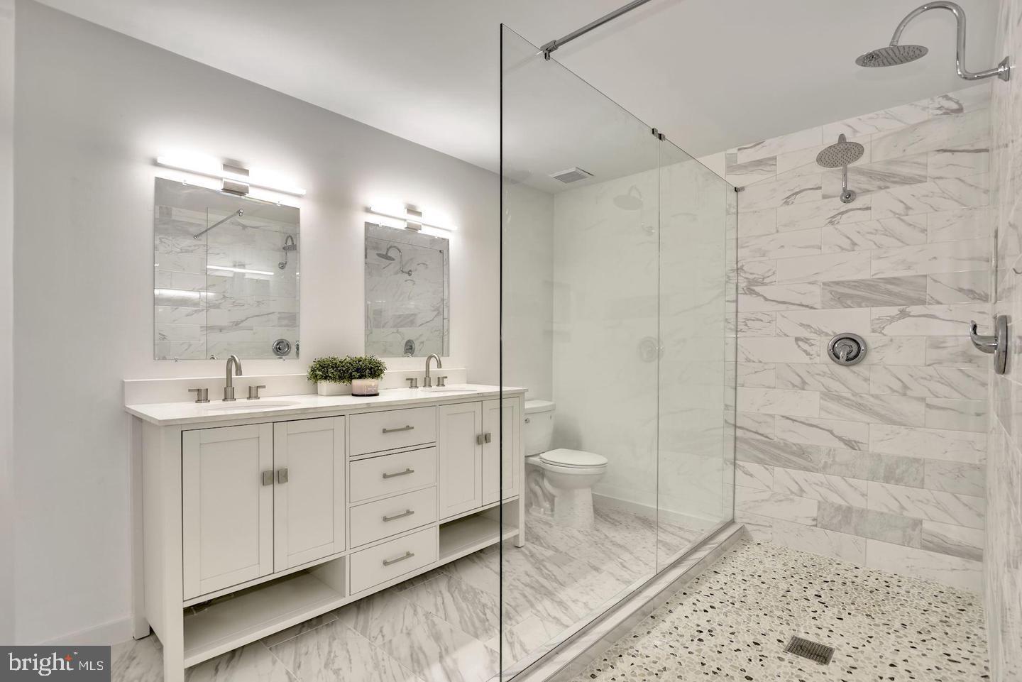 FAIR LAKES - Residential Lease