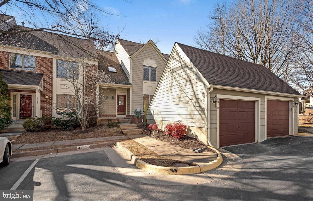 FAIR LAKES - Residential Lease