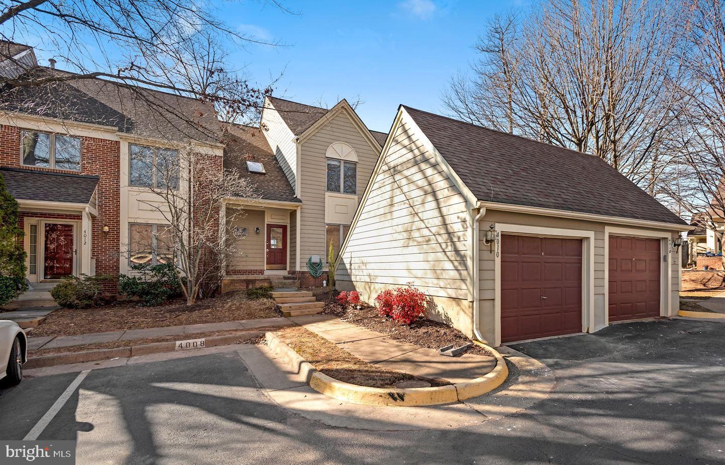 FAIR LAKES - Residential Lease