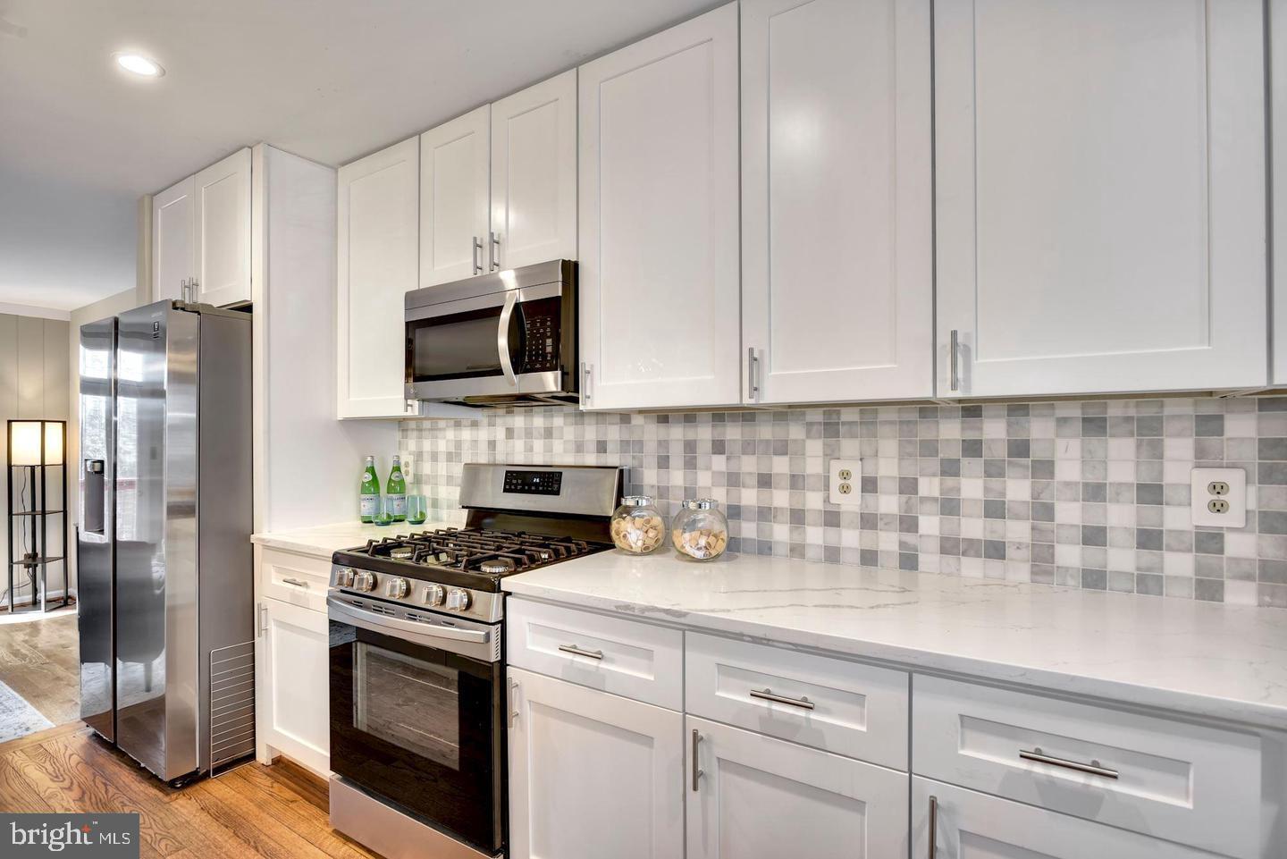 FAIR LAKES - Residential Lease