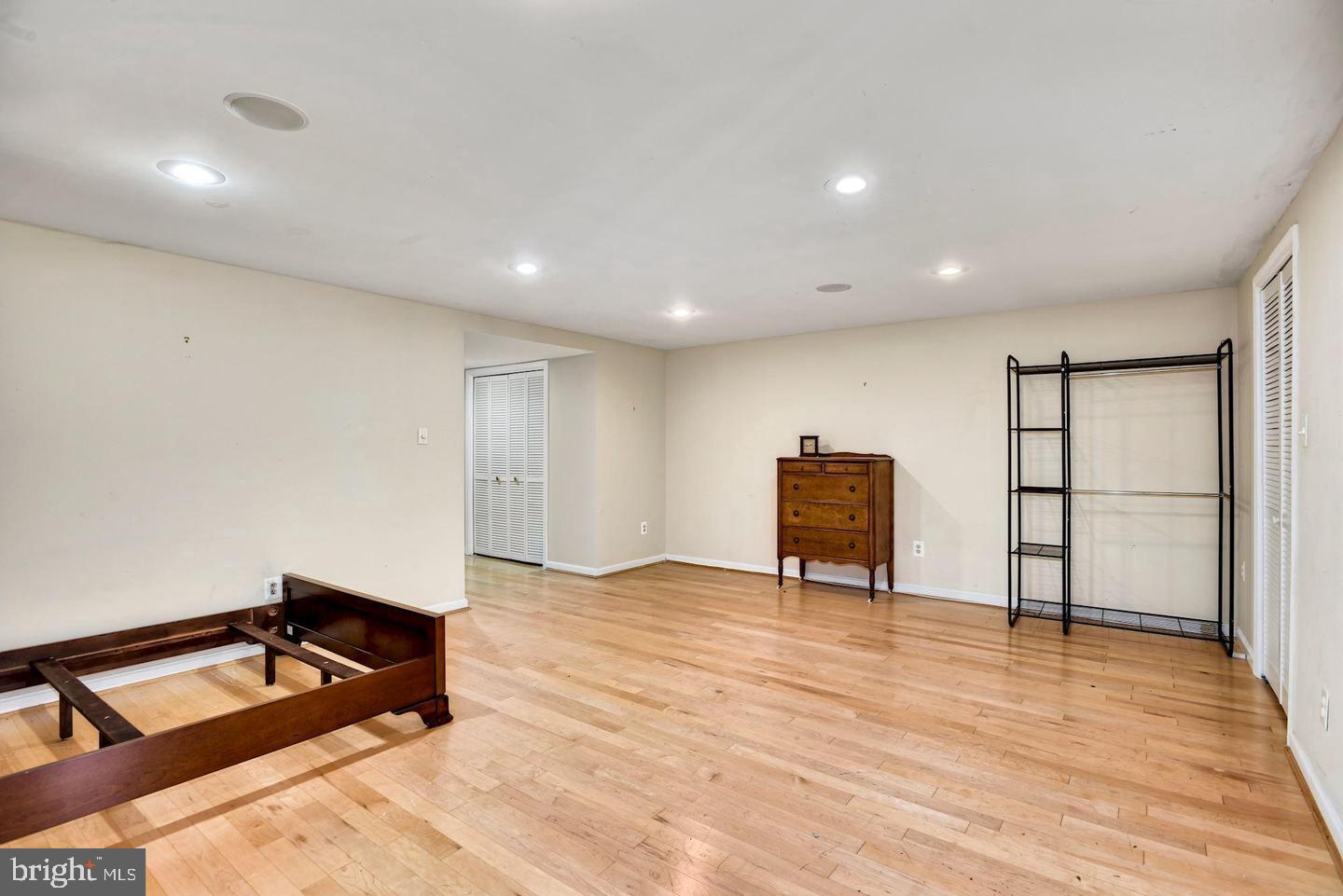 FAIR LAKES - Residential Lease