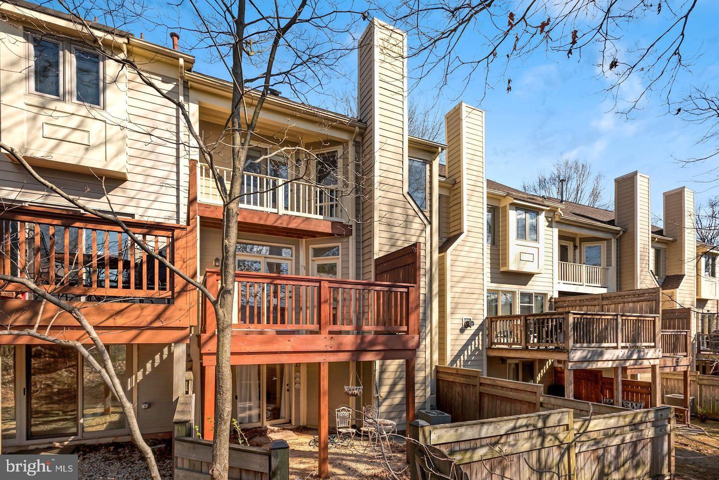 FAIR LAKES - Residential Lease