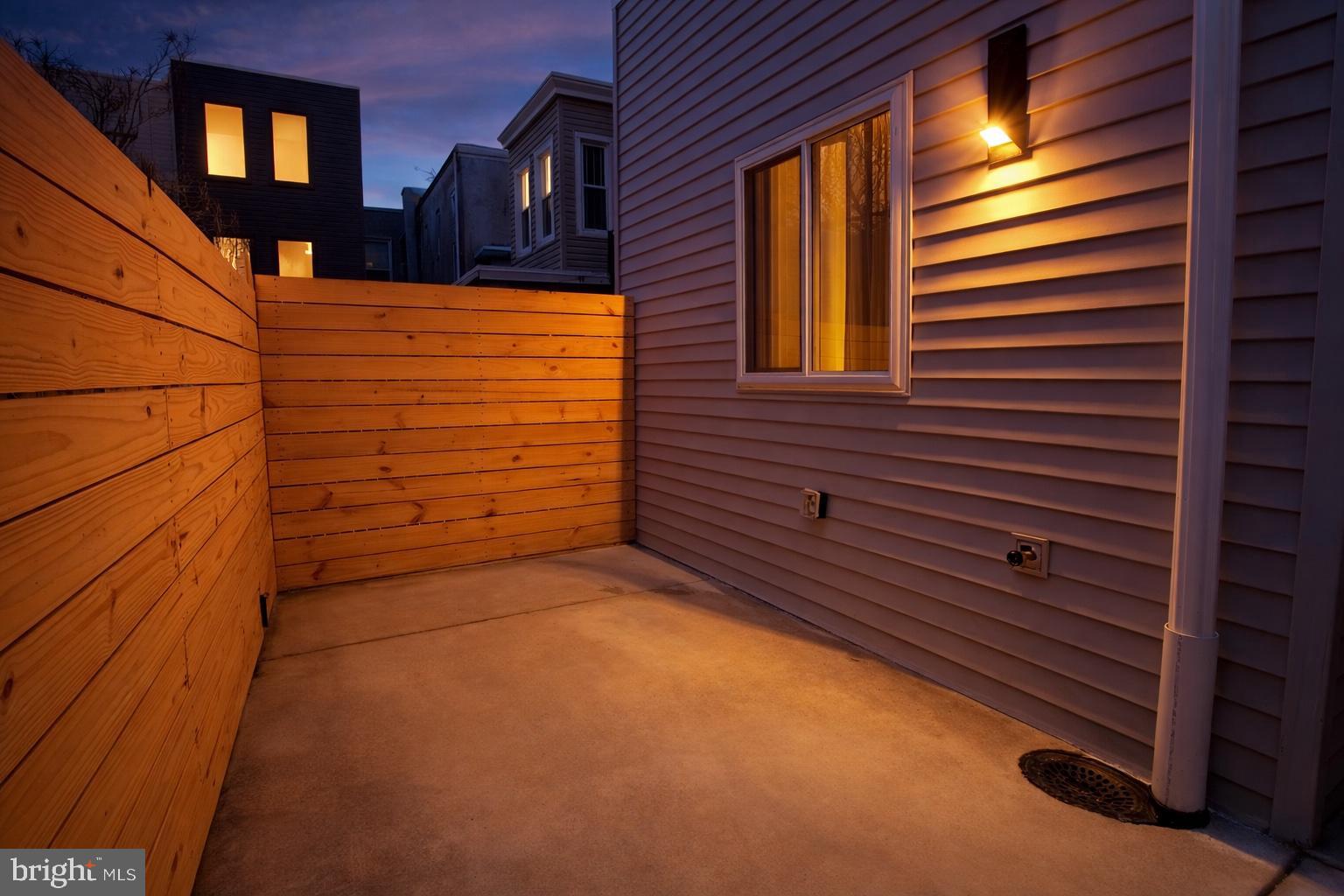 SQUIRREL HILL - Residential