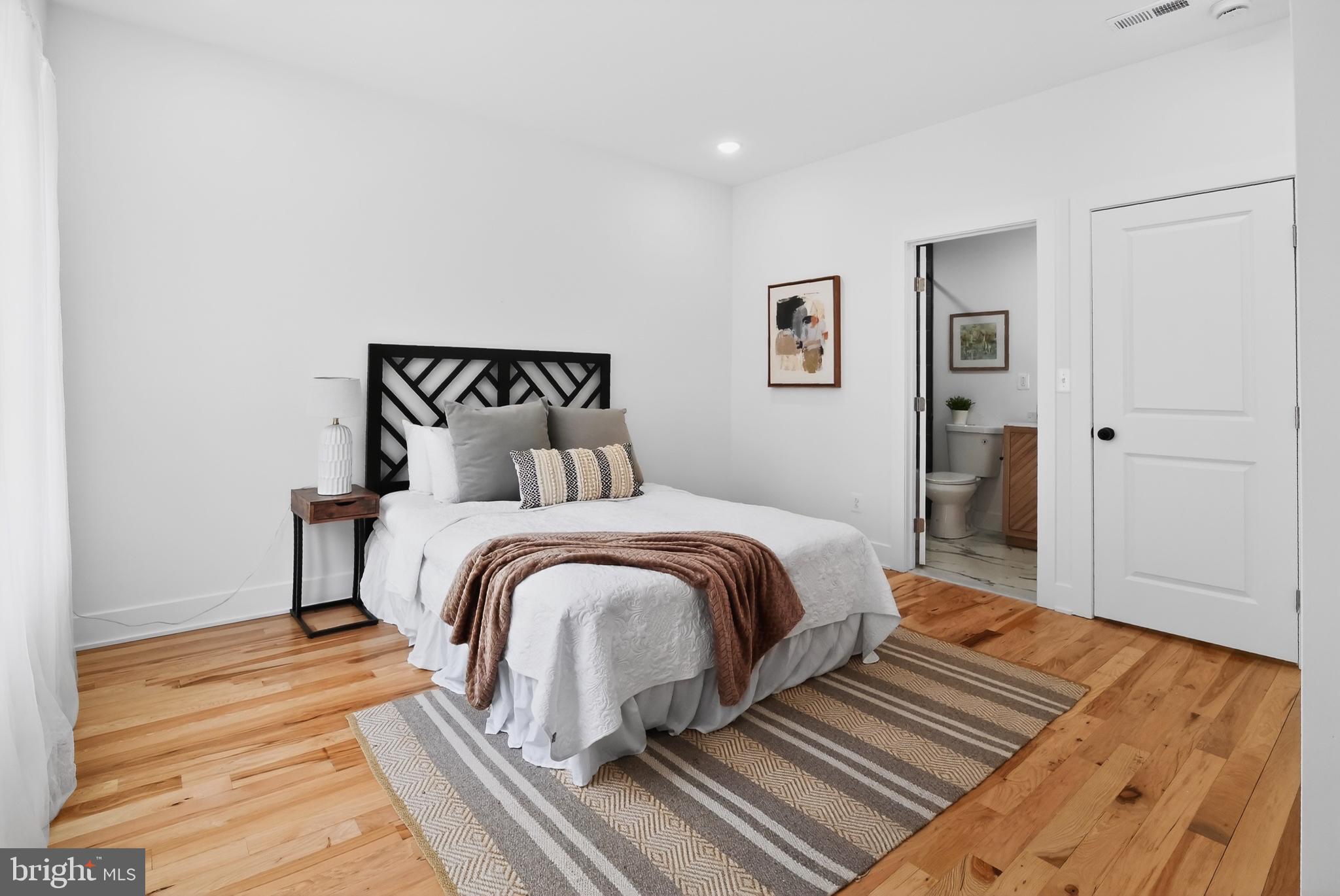 SQUIRREL HILL - Residential