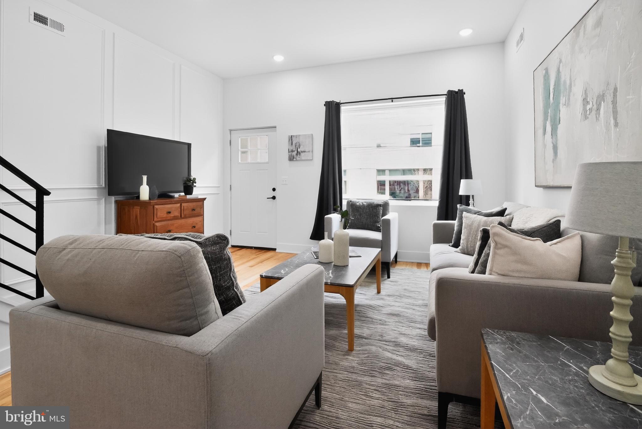 SQUIRREL HILL - Residential