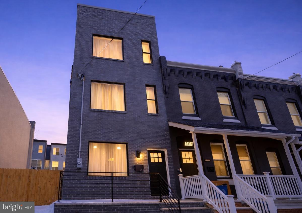 SQUIRREL HILL - Residential