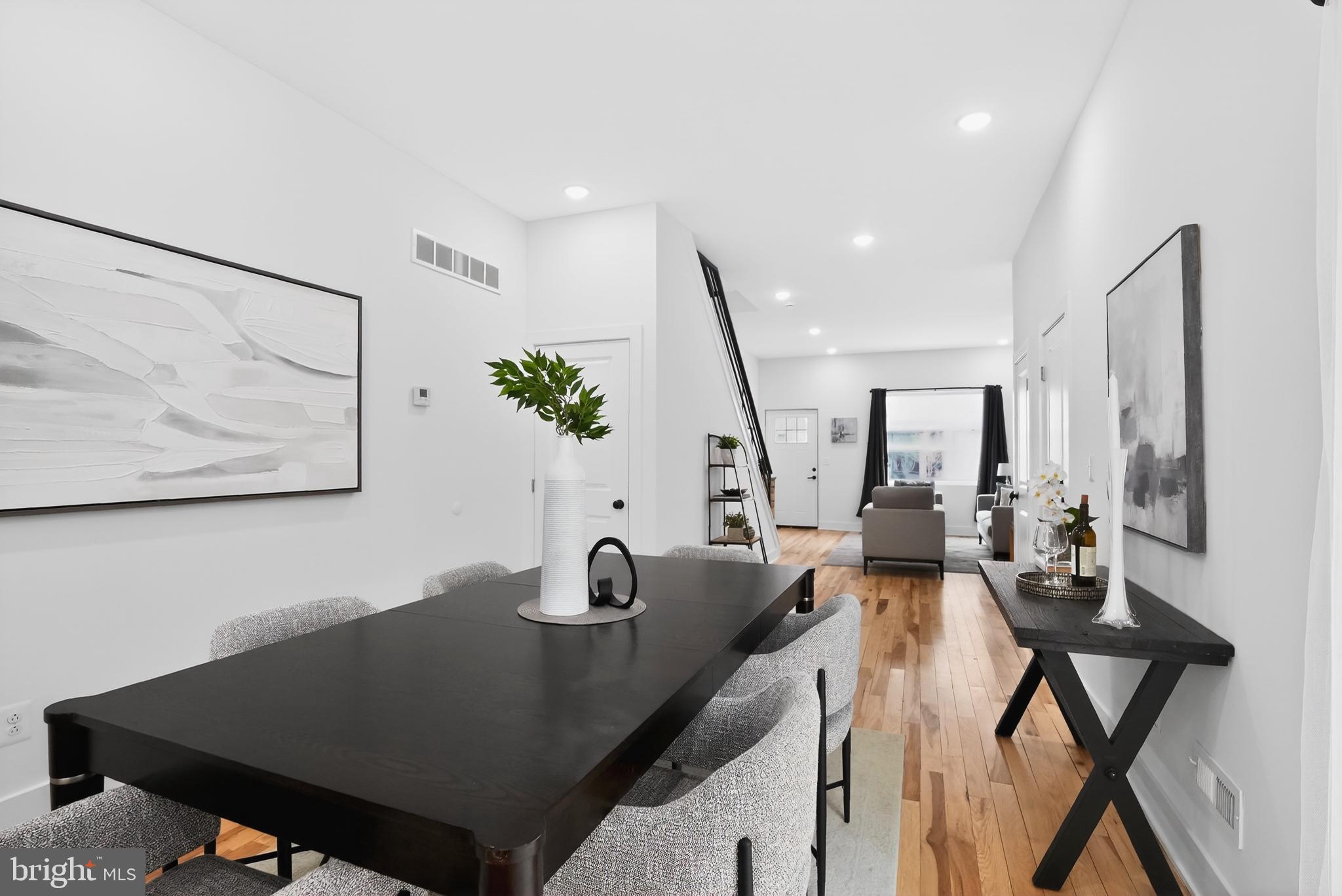 SQUIRREL HILL - Residential