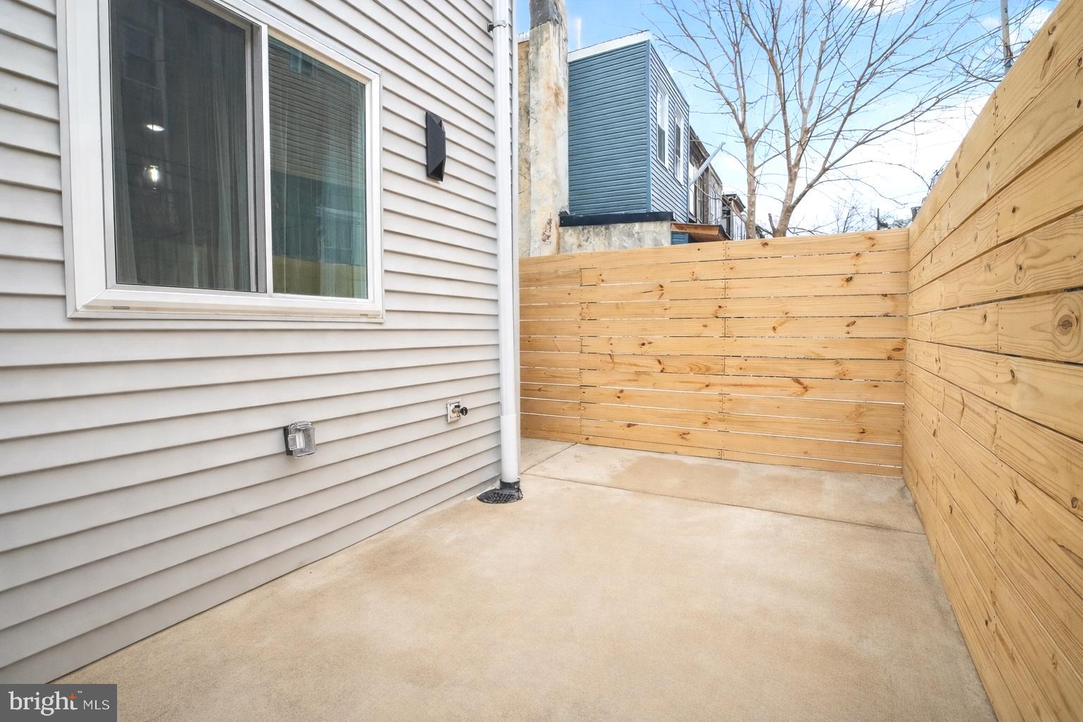 SQUIRREL HILL - Residential