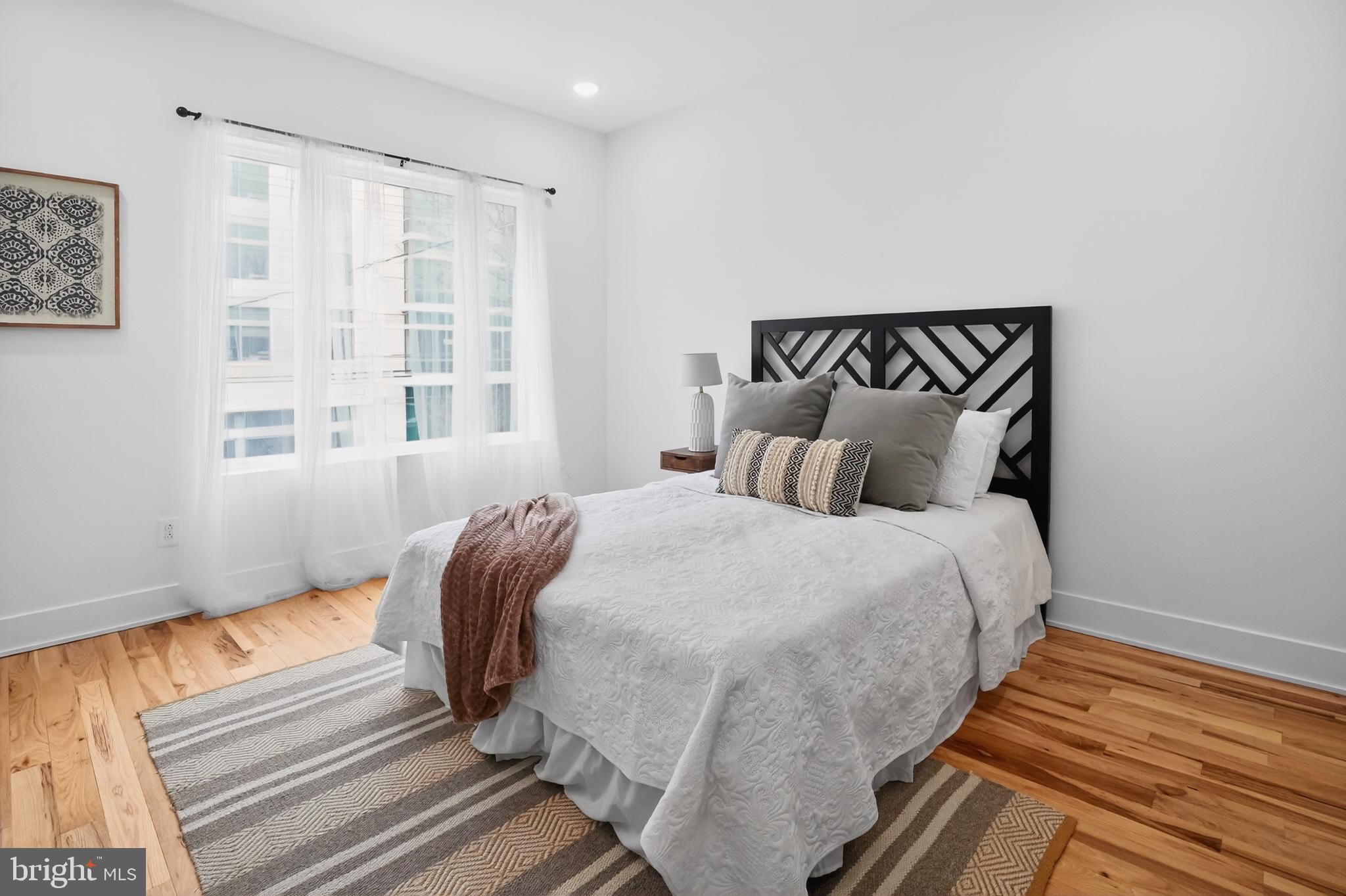 SQUIRREL HILL - Residential