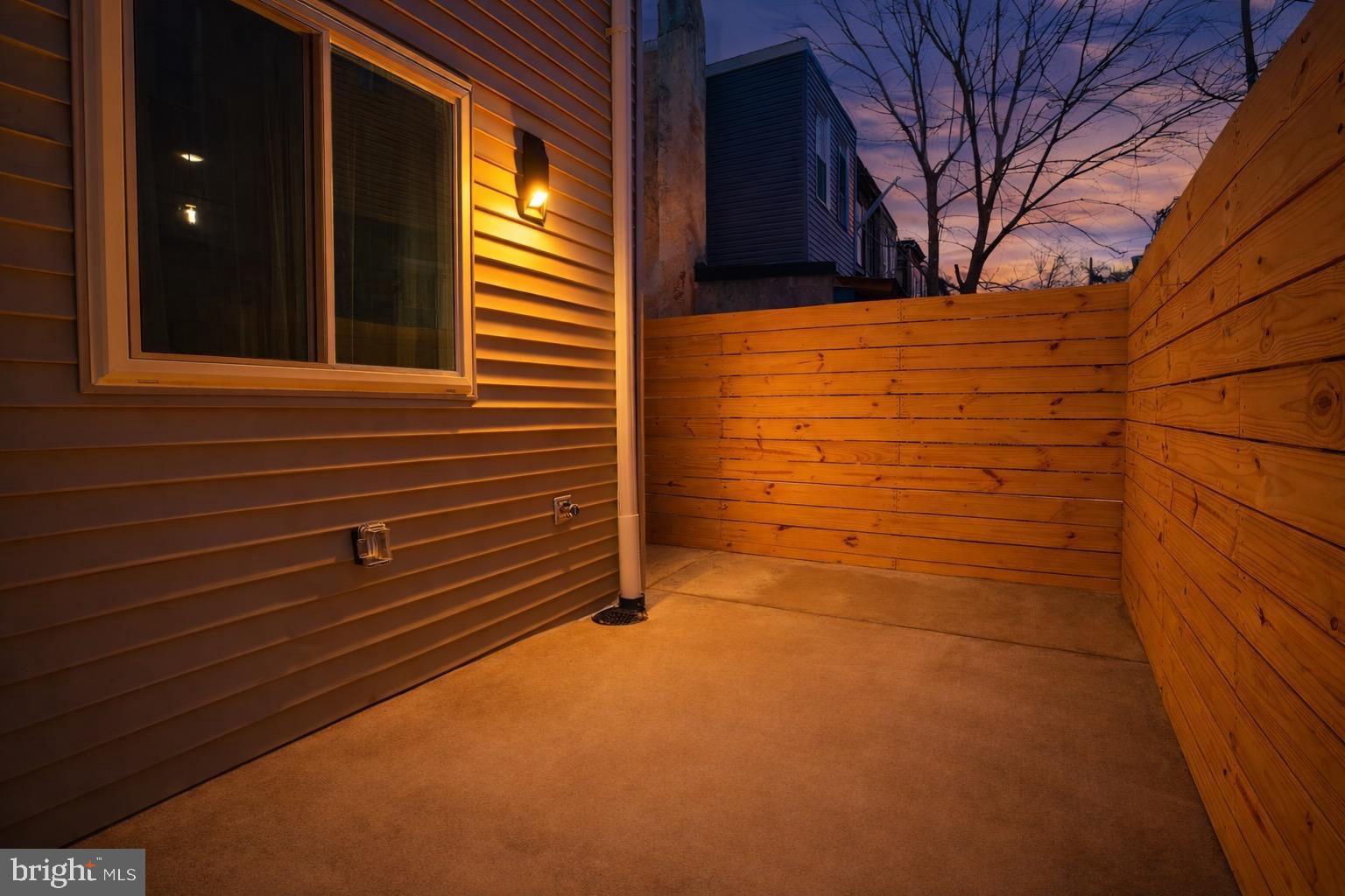 SQUIRREL HILL - Residential