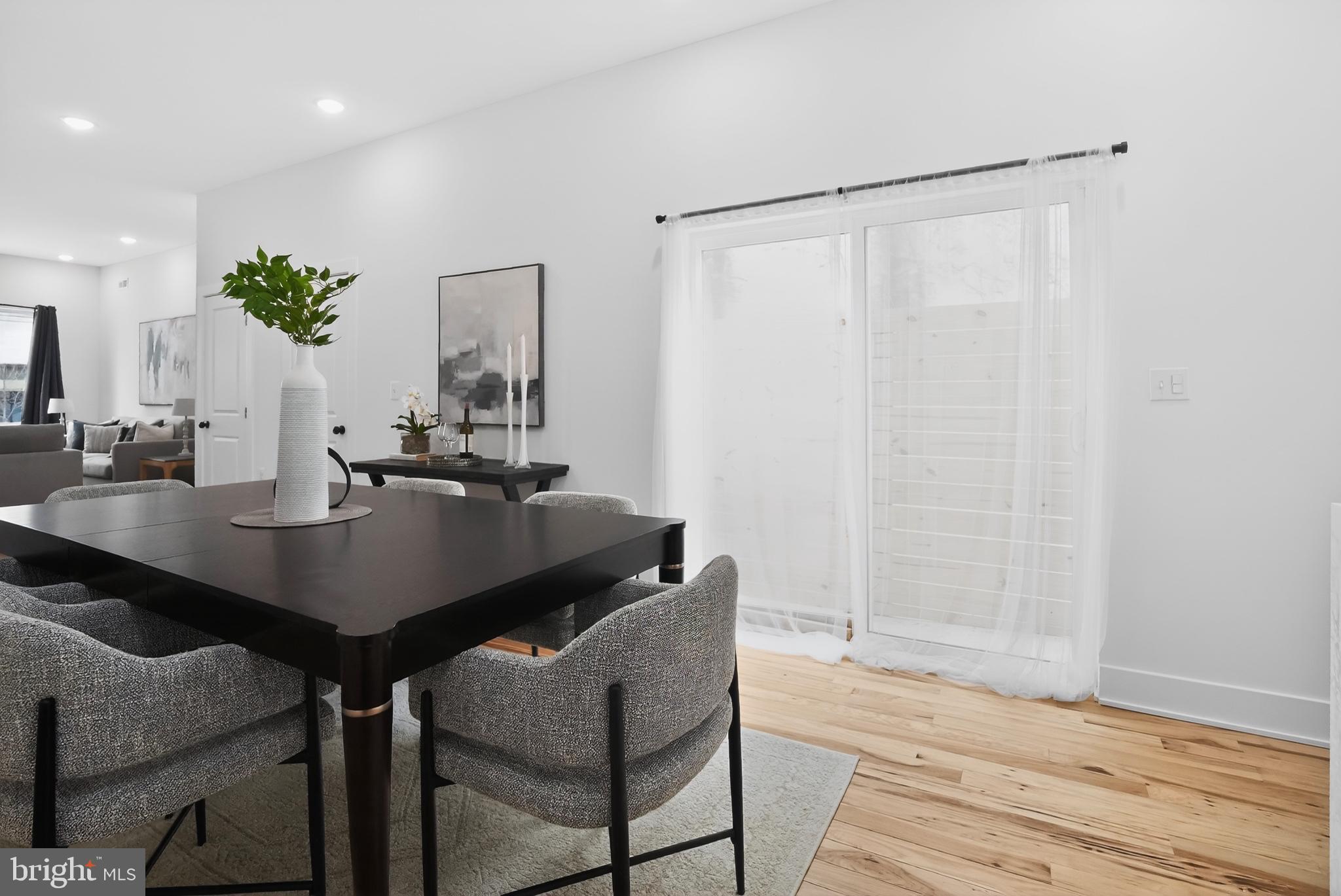 SQUIRREL HILL - Residential