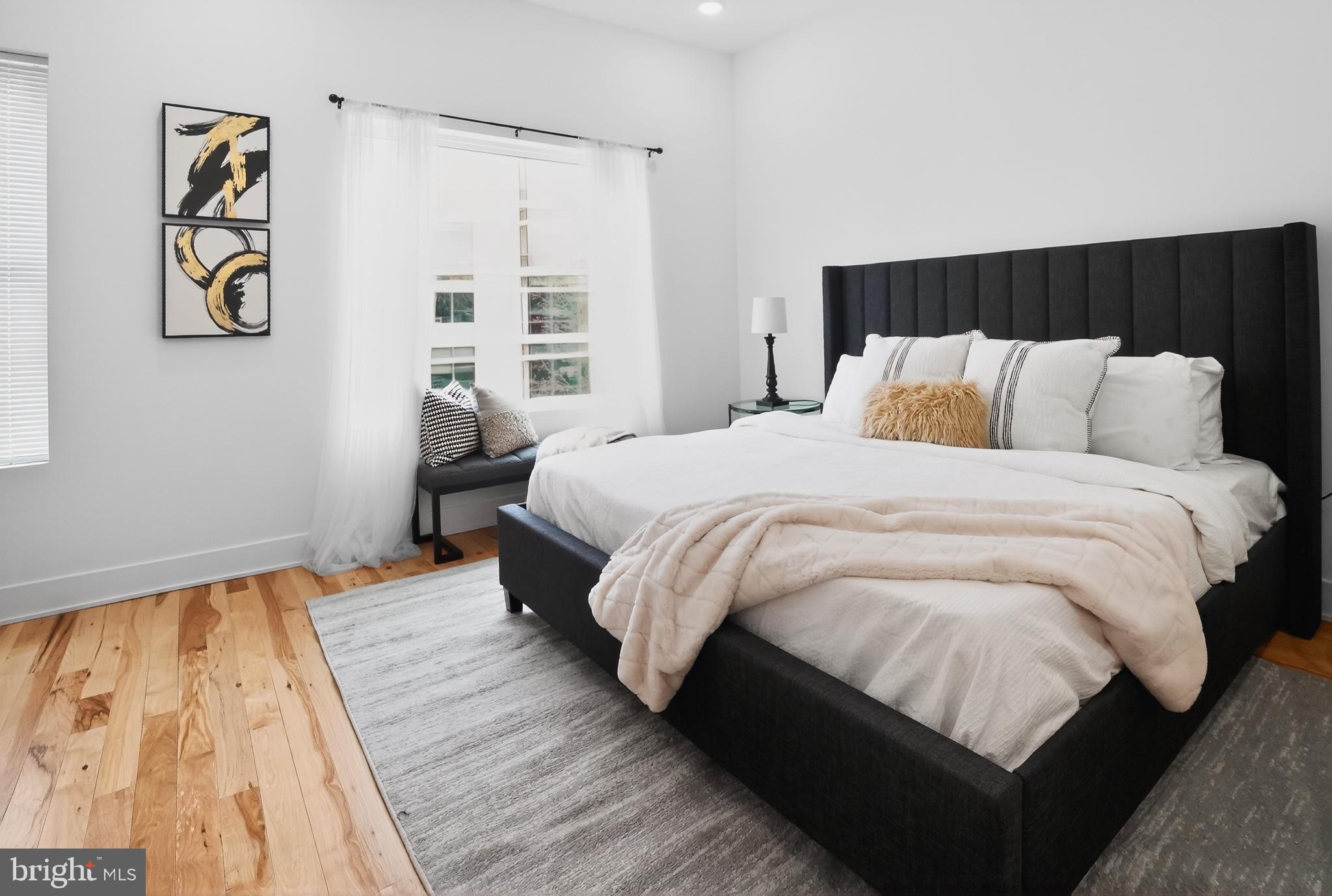 SQUIRREL HILL - Residential