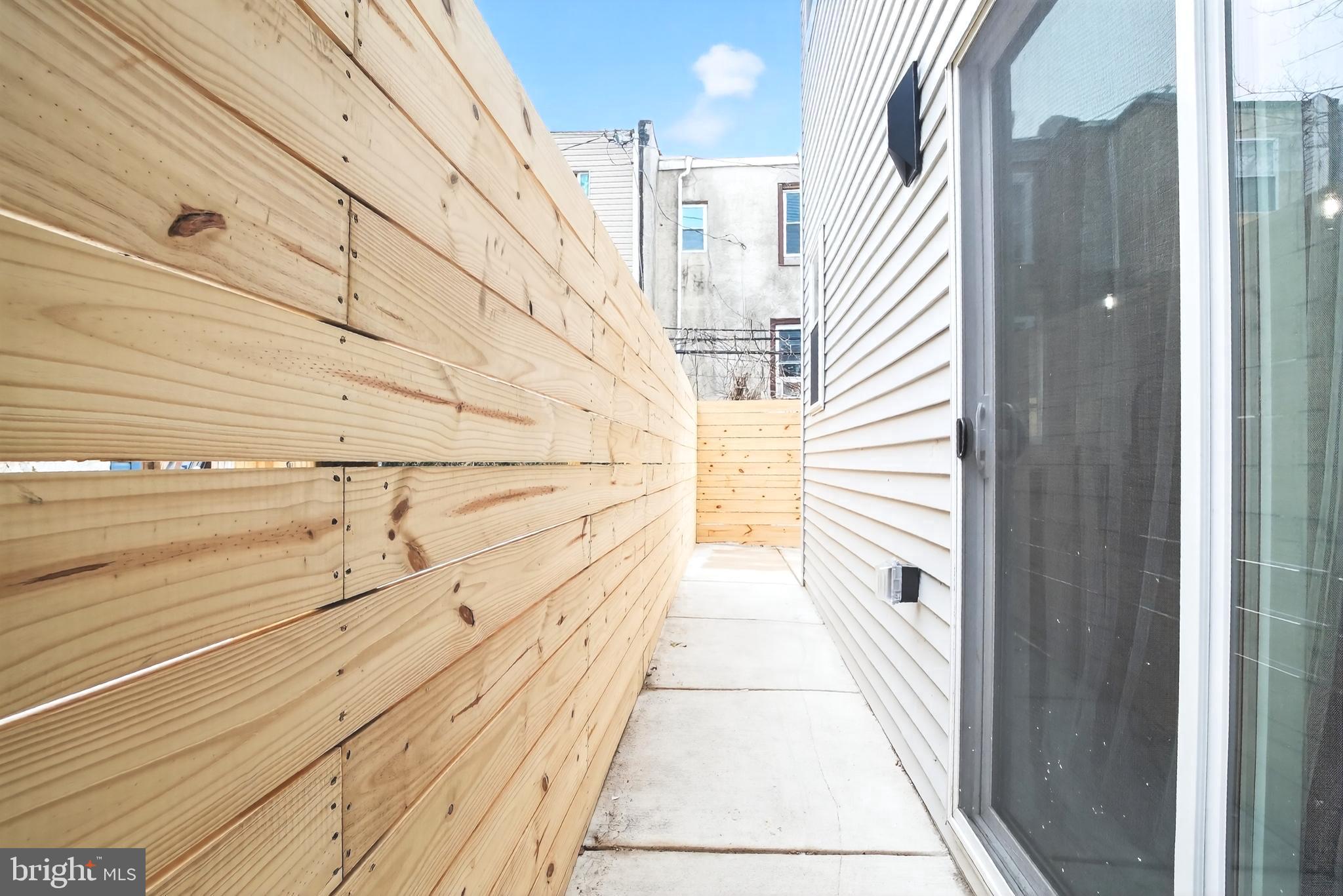 SQUIRREL HILL - Residential