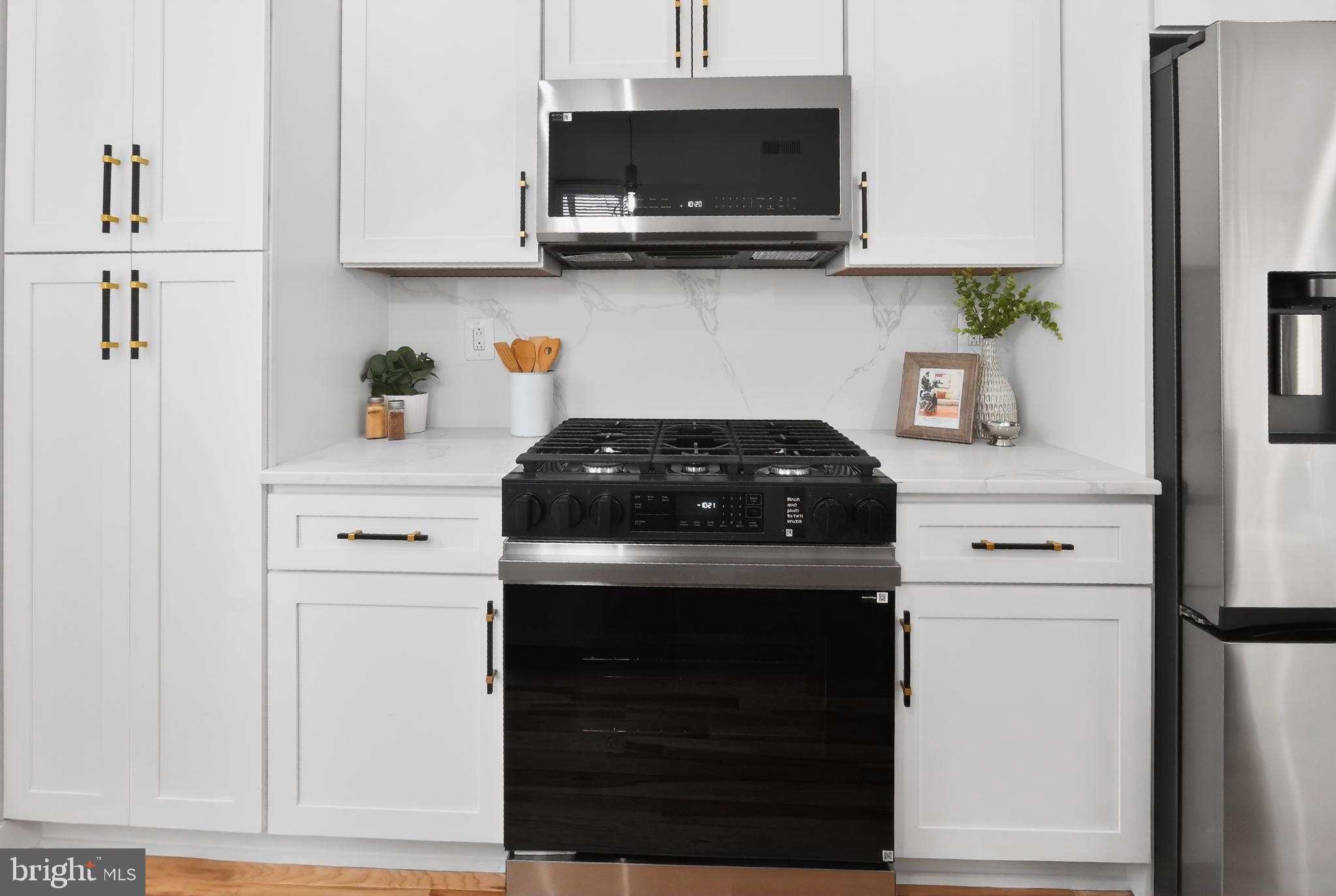 SQUIRREL HILL - Residential