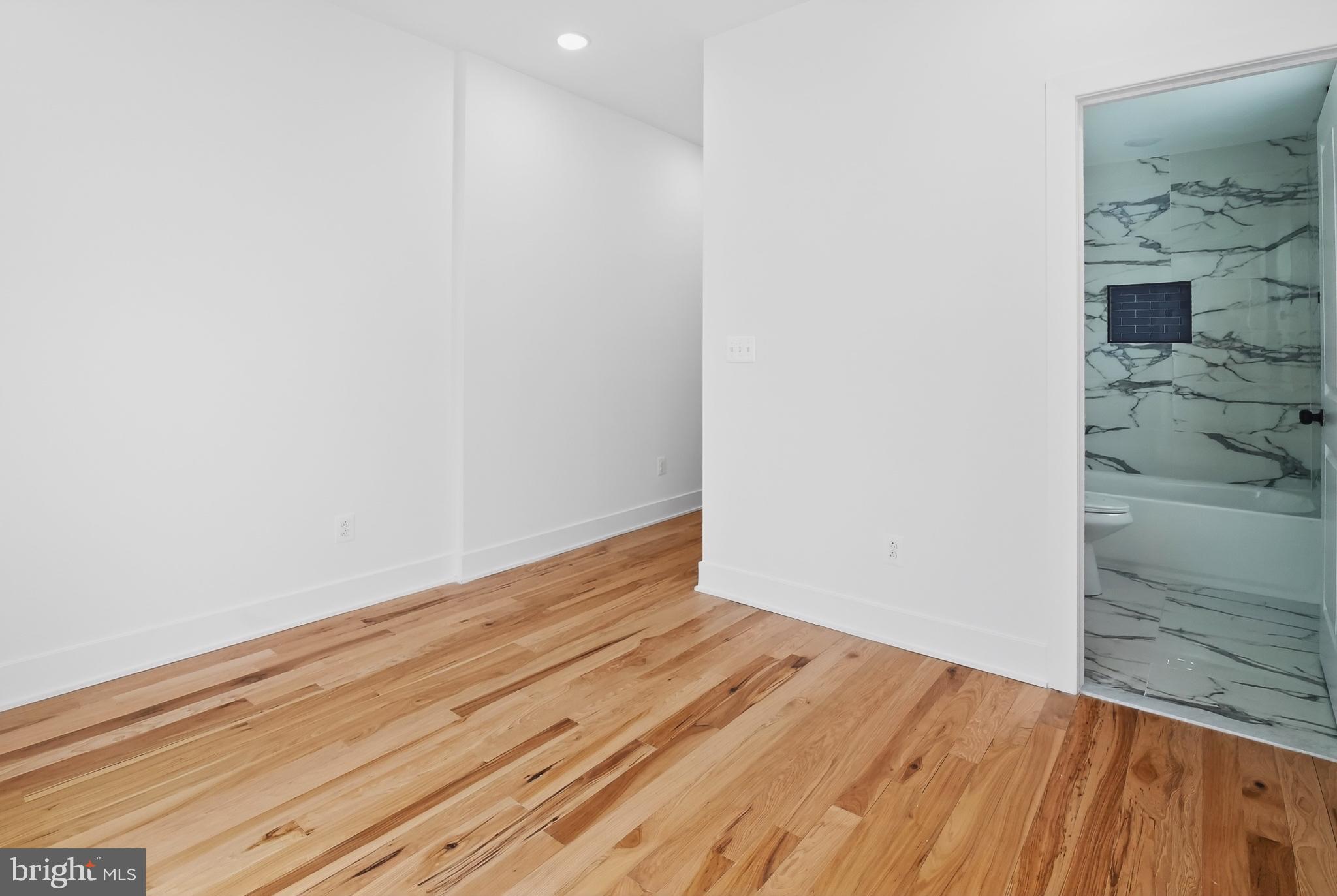 SQUIRREL HILL - Residential