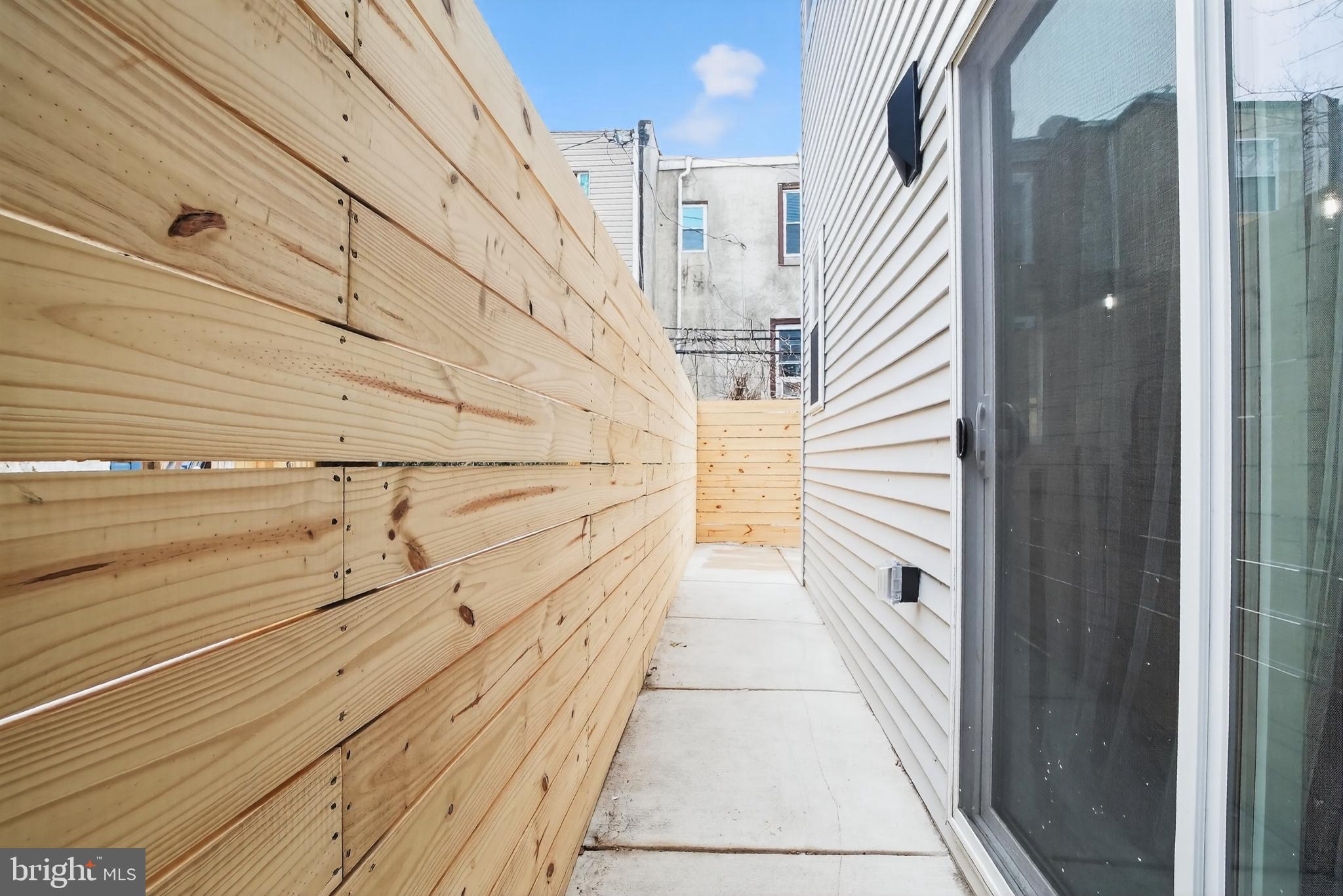 SQUIRREL HILL - Residential